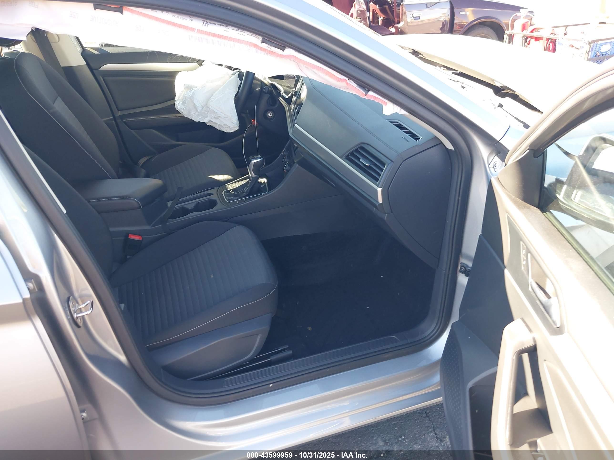 VOLKSWAGEN JETTA image 5