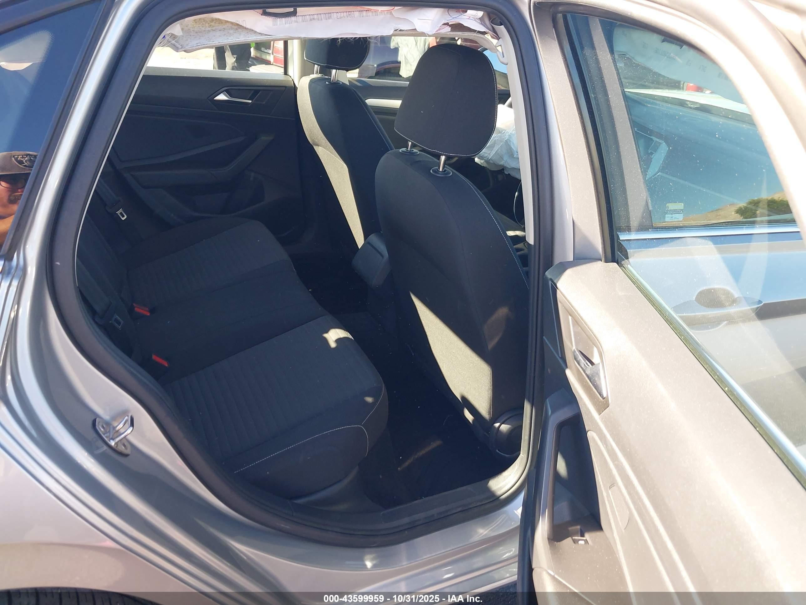 VOLKSWAGEN JETTA image 8
