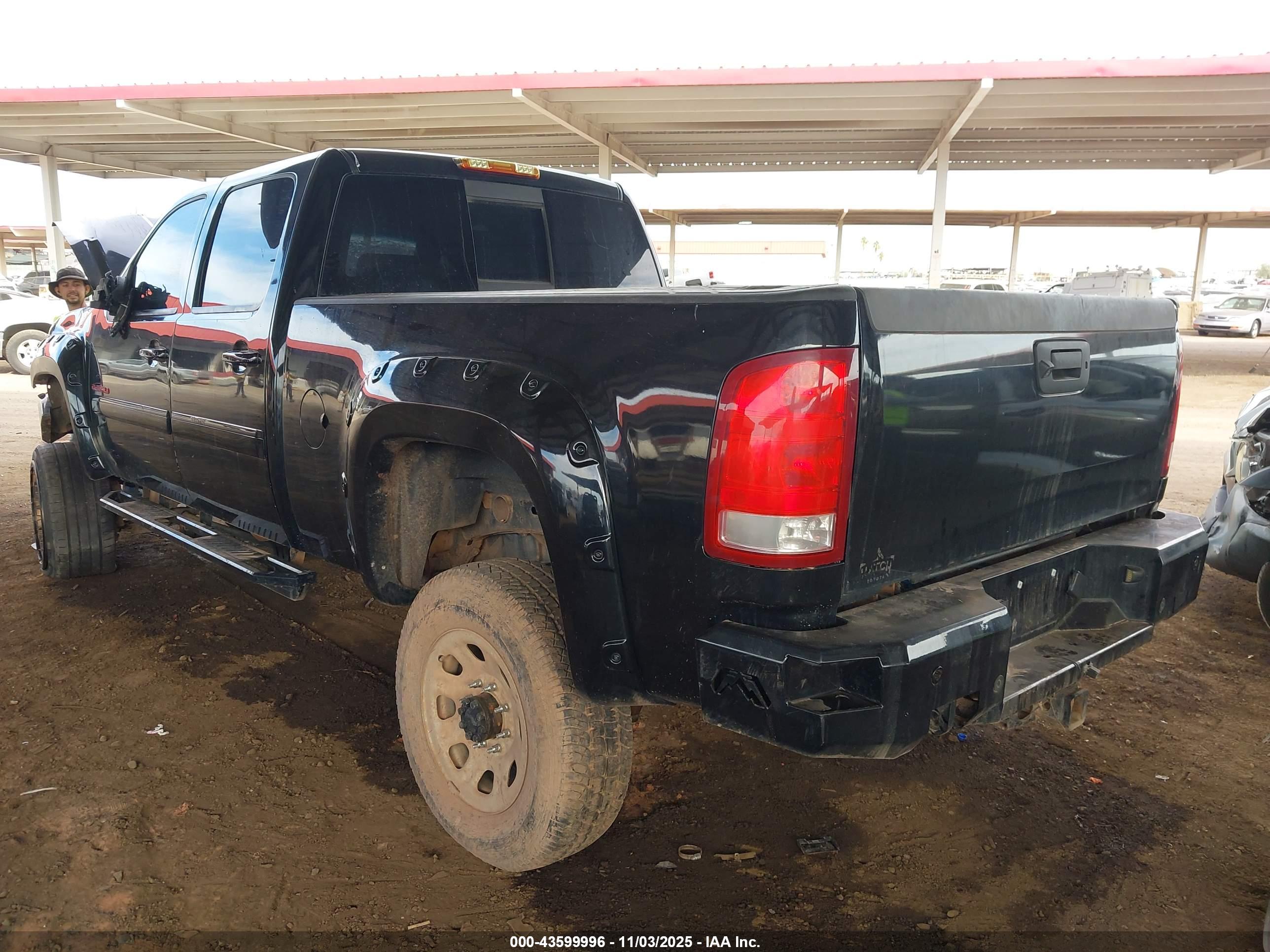 GMC SIERRA image 3