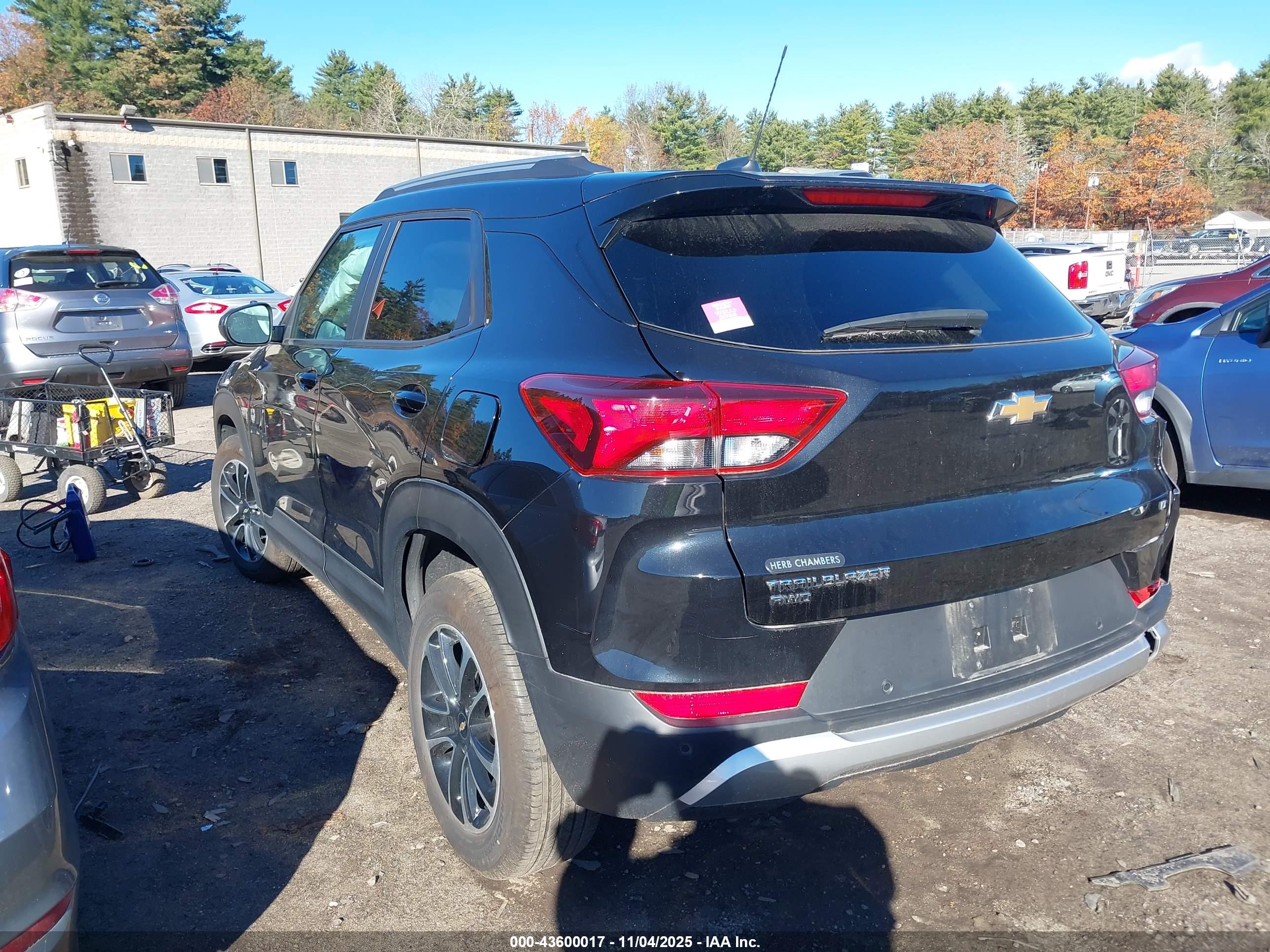 CHEVROLET TRAILBLAZER image 3