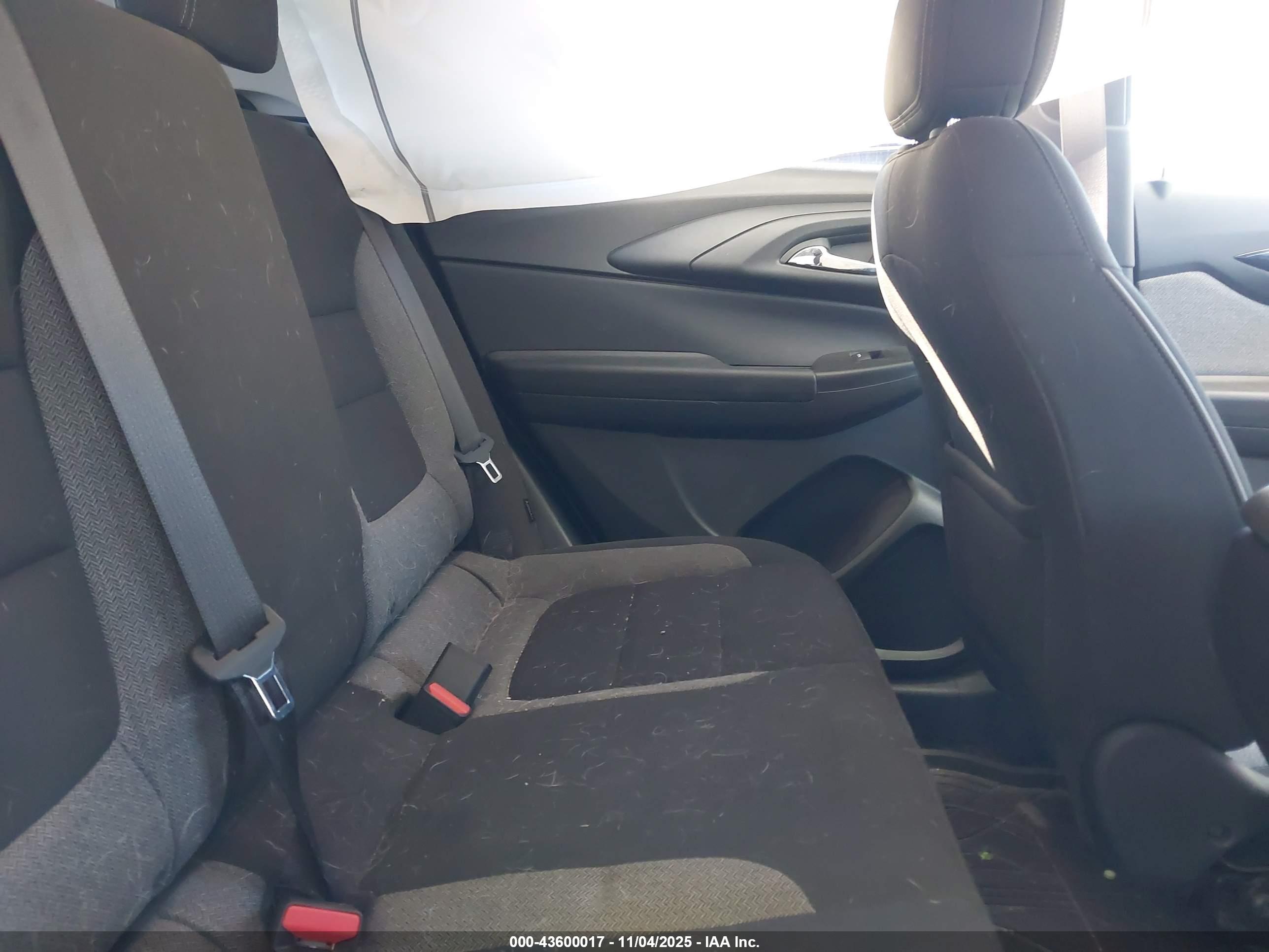 CHEVROLET TRAILBLAZER image 8