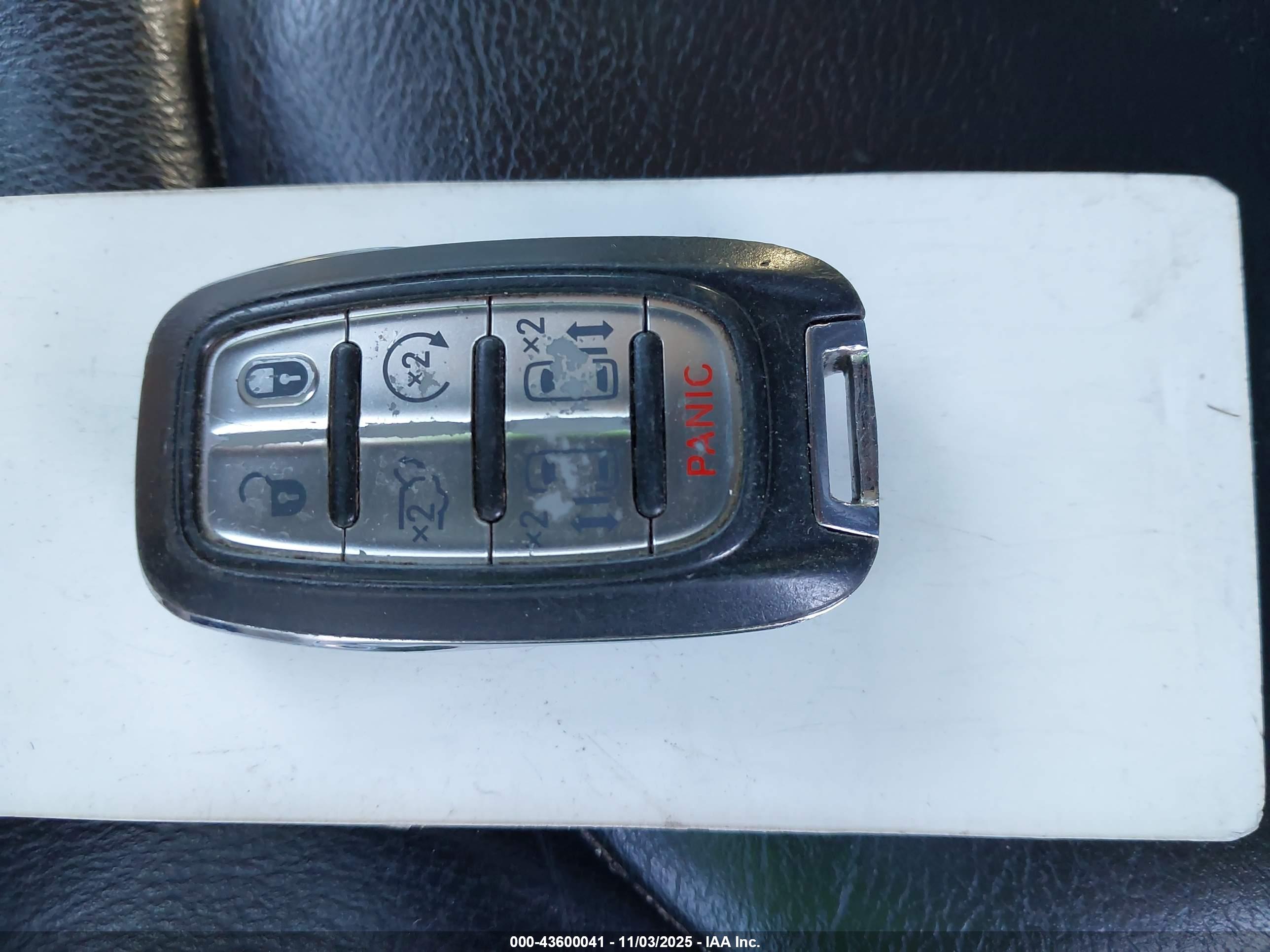 CHRYSLER PACIFICA image 11
