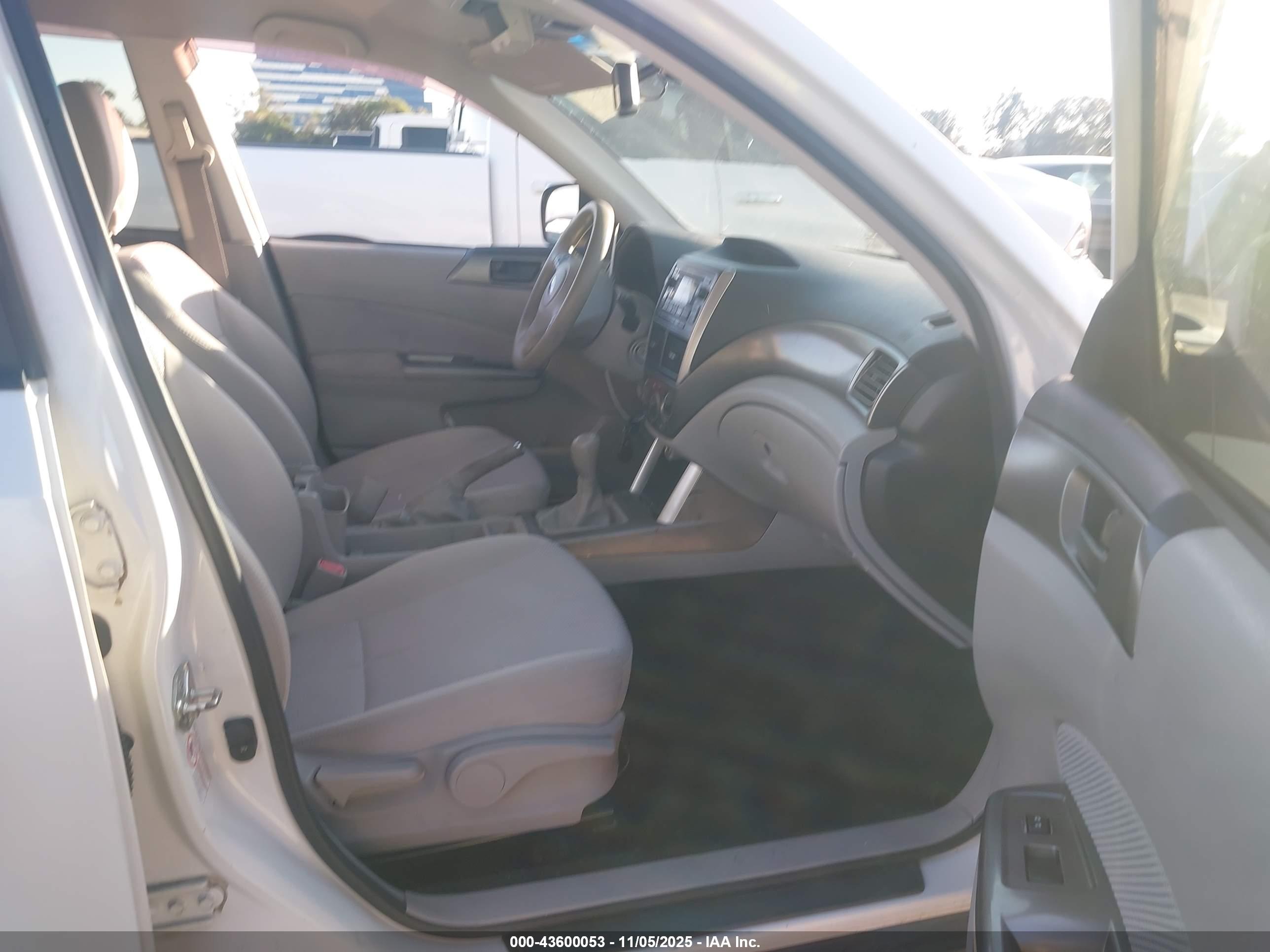 SUBARU FORESTER image 5