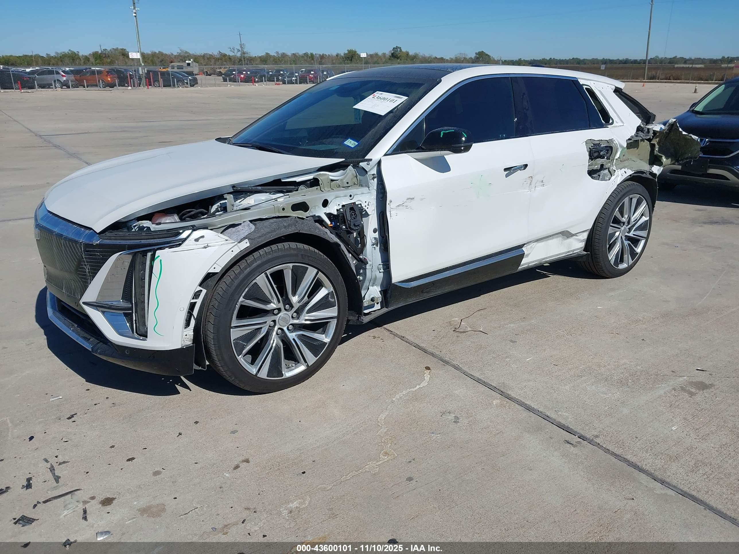 CADILLAC LYRIQ image 2