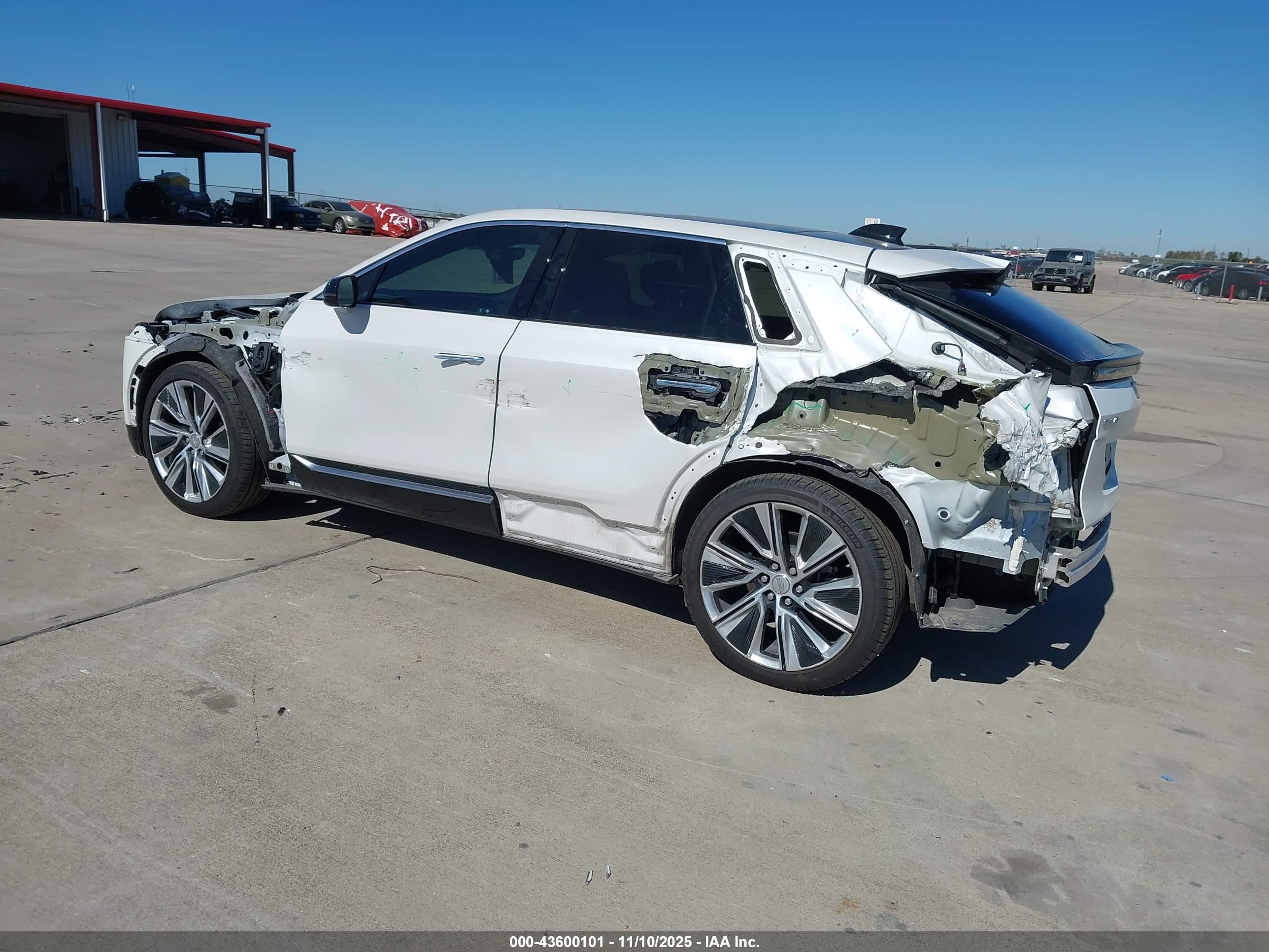 CADILLAC LYRIQ image 3