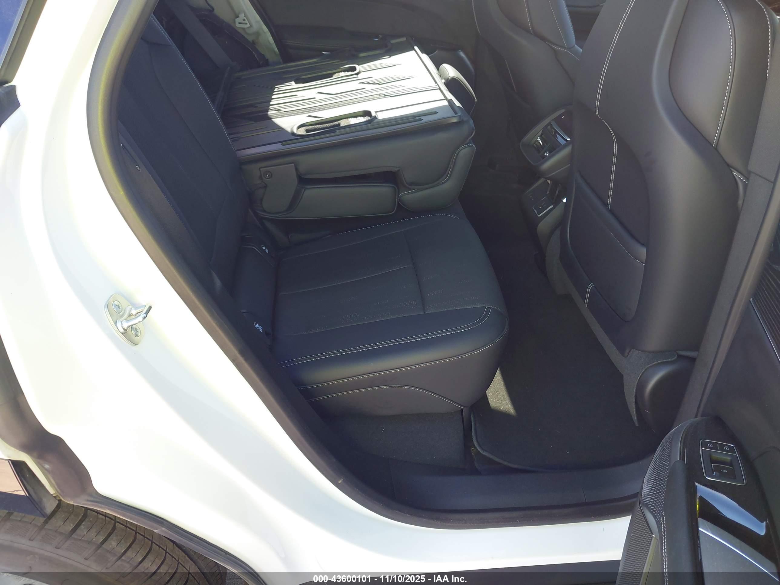 CADILLAC LYRIQ image 8