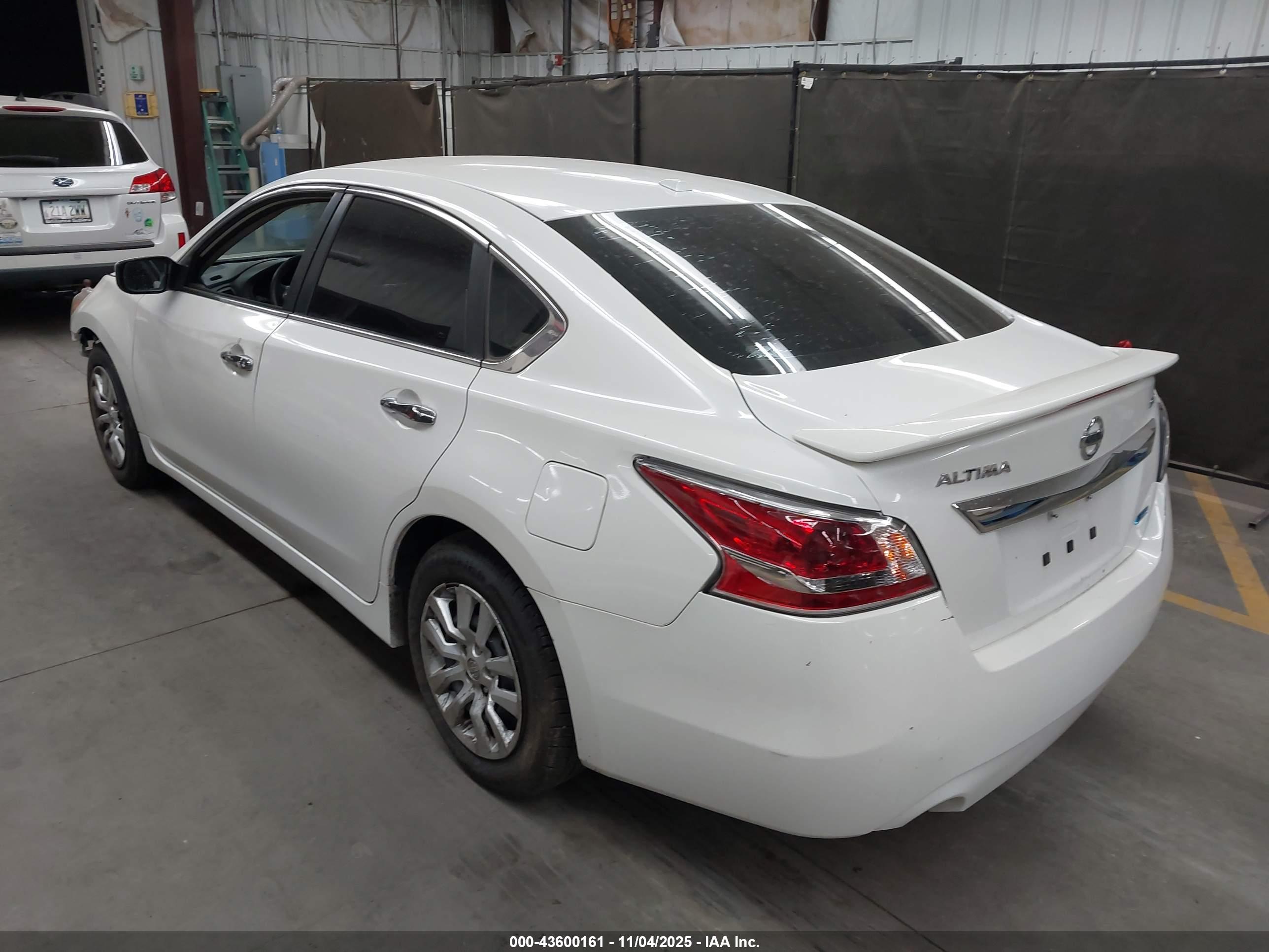 NISSAN ALTIMA image 3