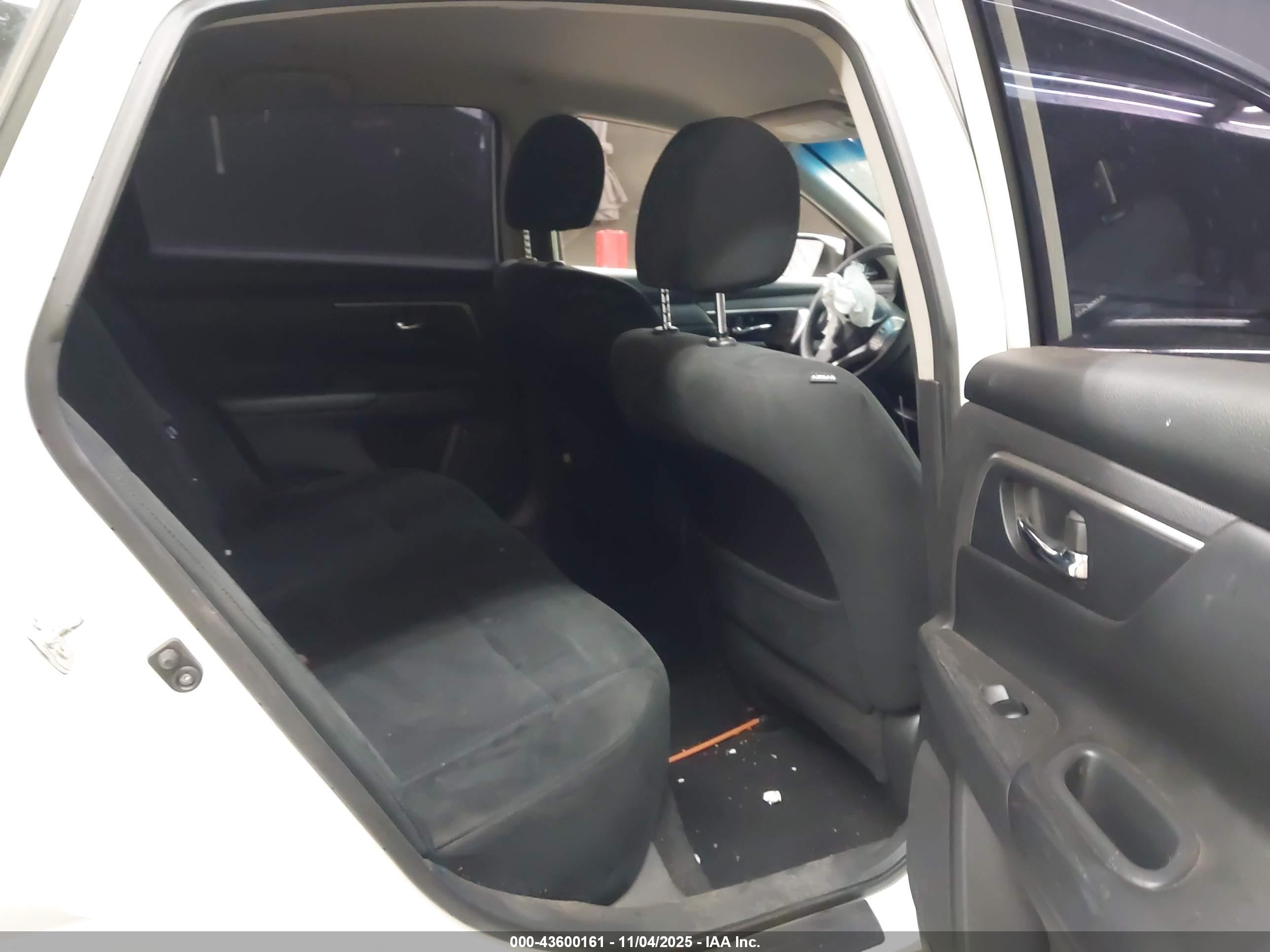 NISSAN ALTIMA image 8