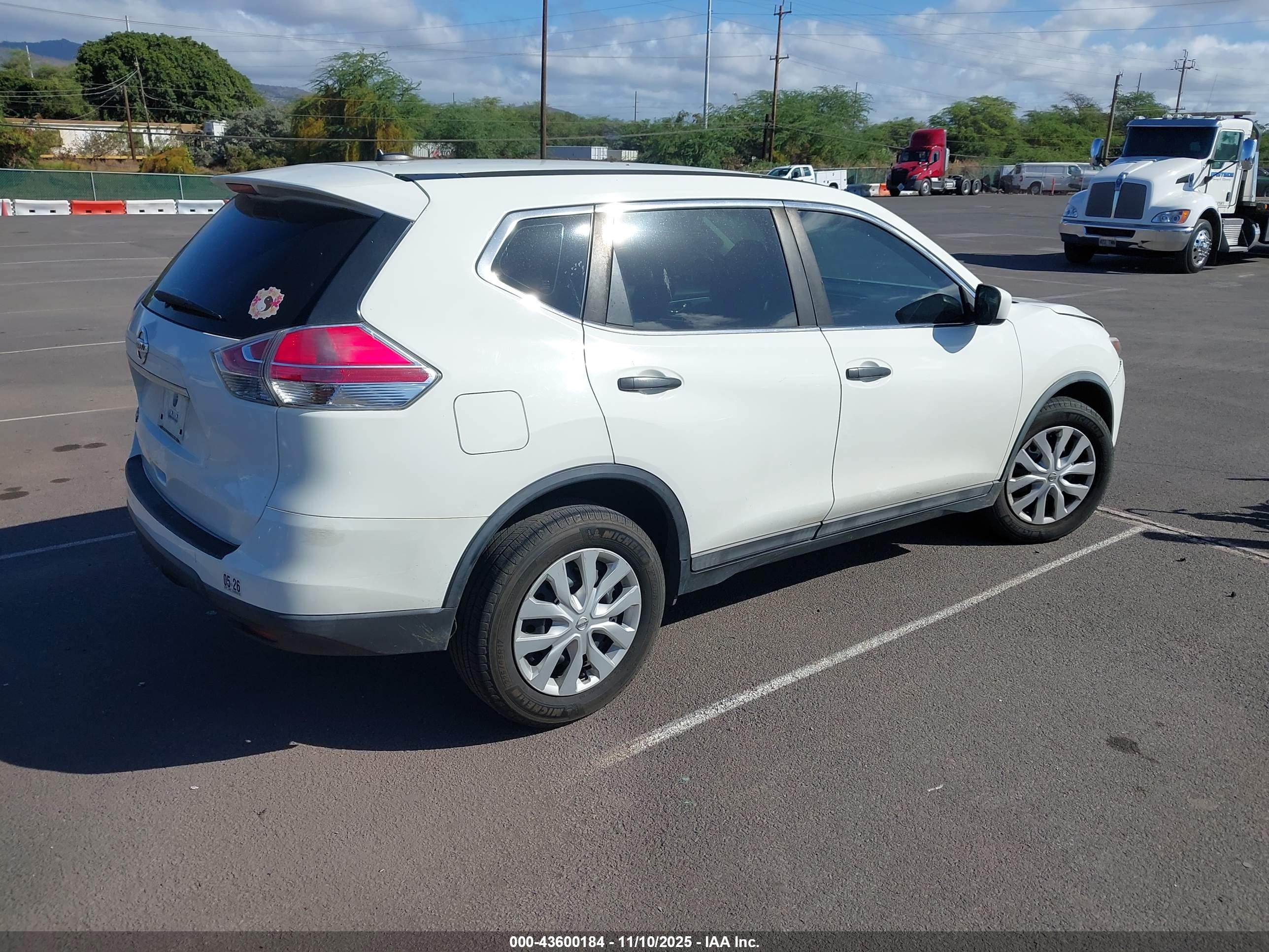 NISSAN ROGUE image 4