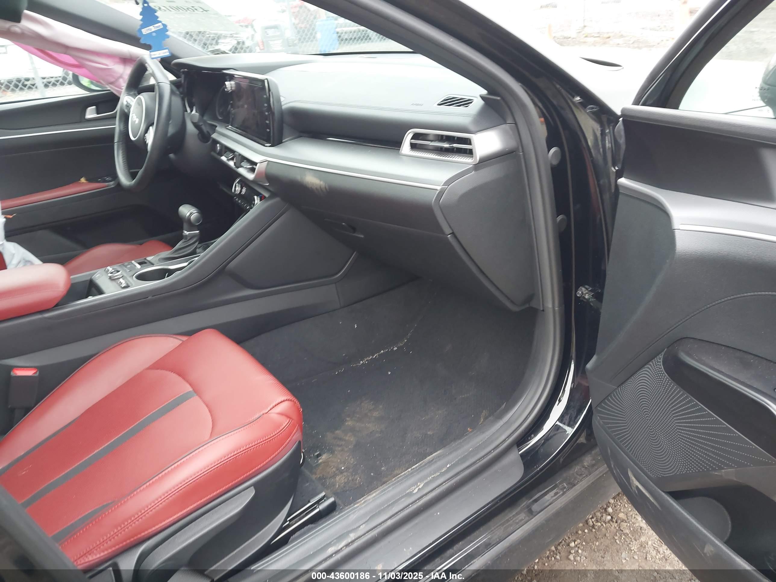 KIA K5 image 5