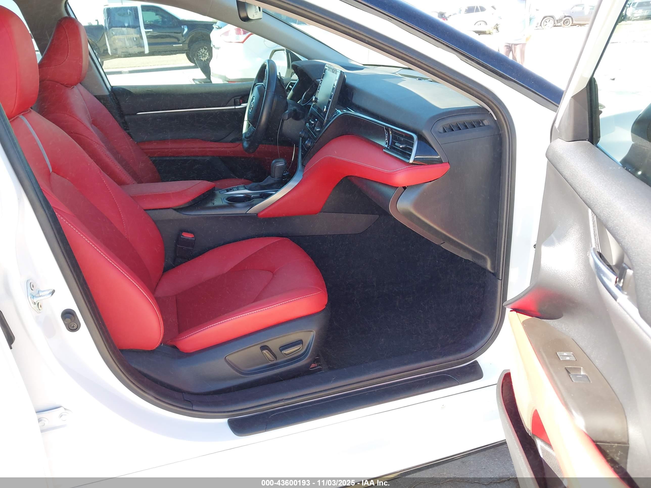 TOYOTA CAMRY image 5