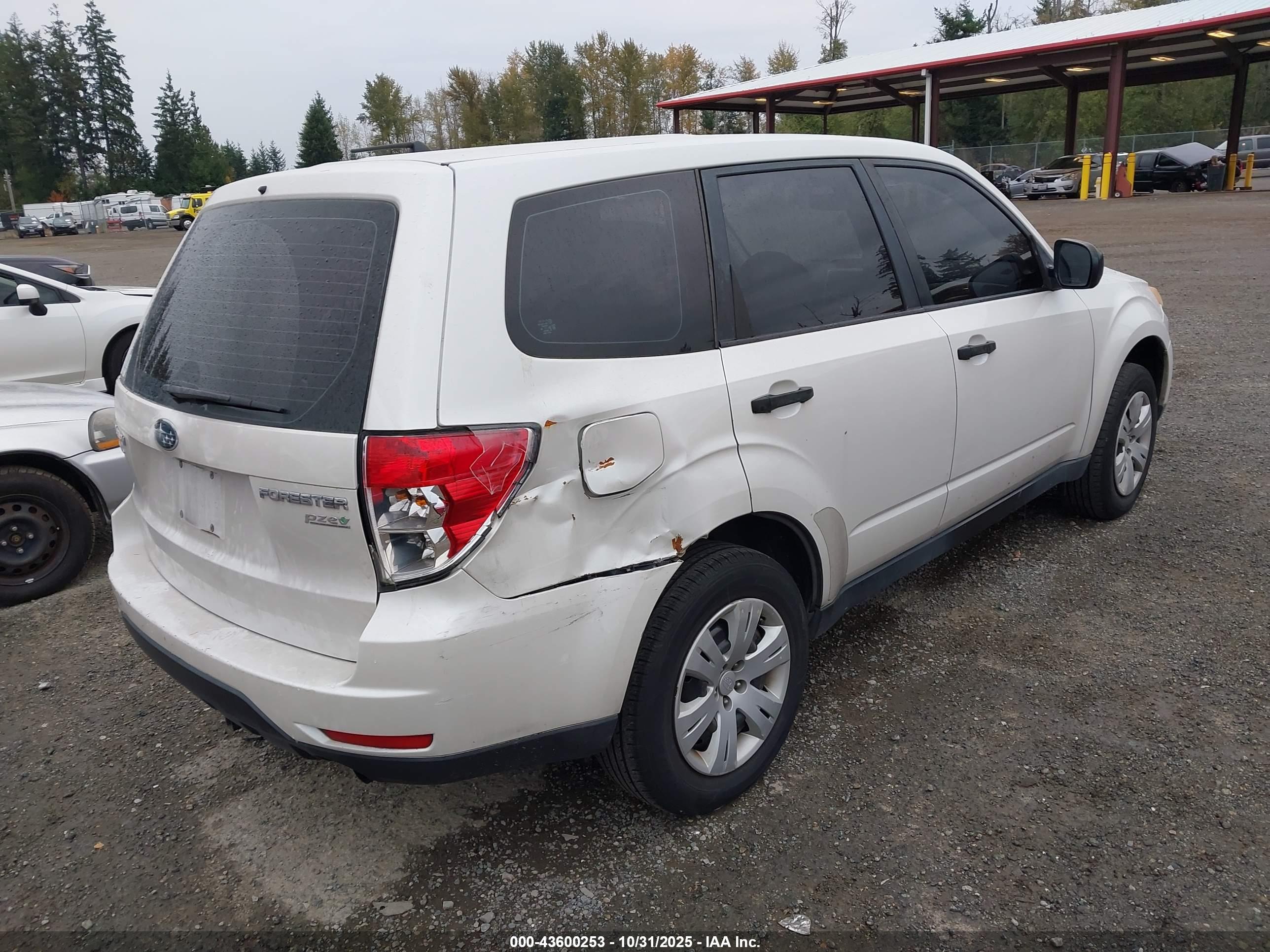SUBARU FORESTER image 4