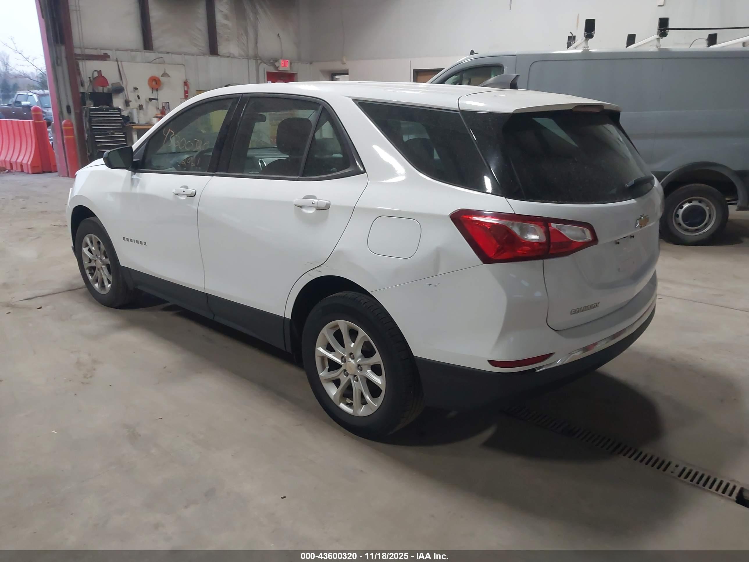 CHEVROLET EQUINOX image 3