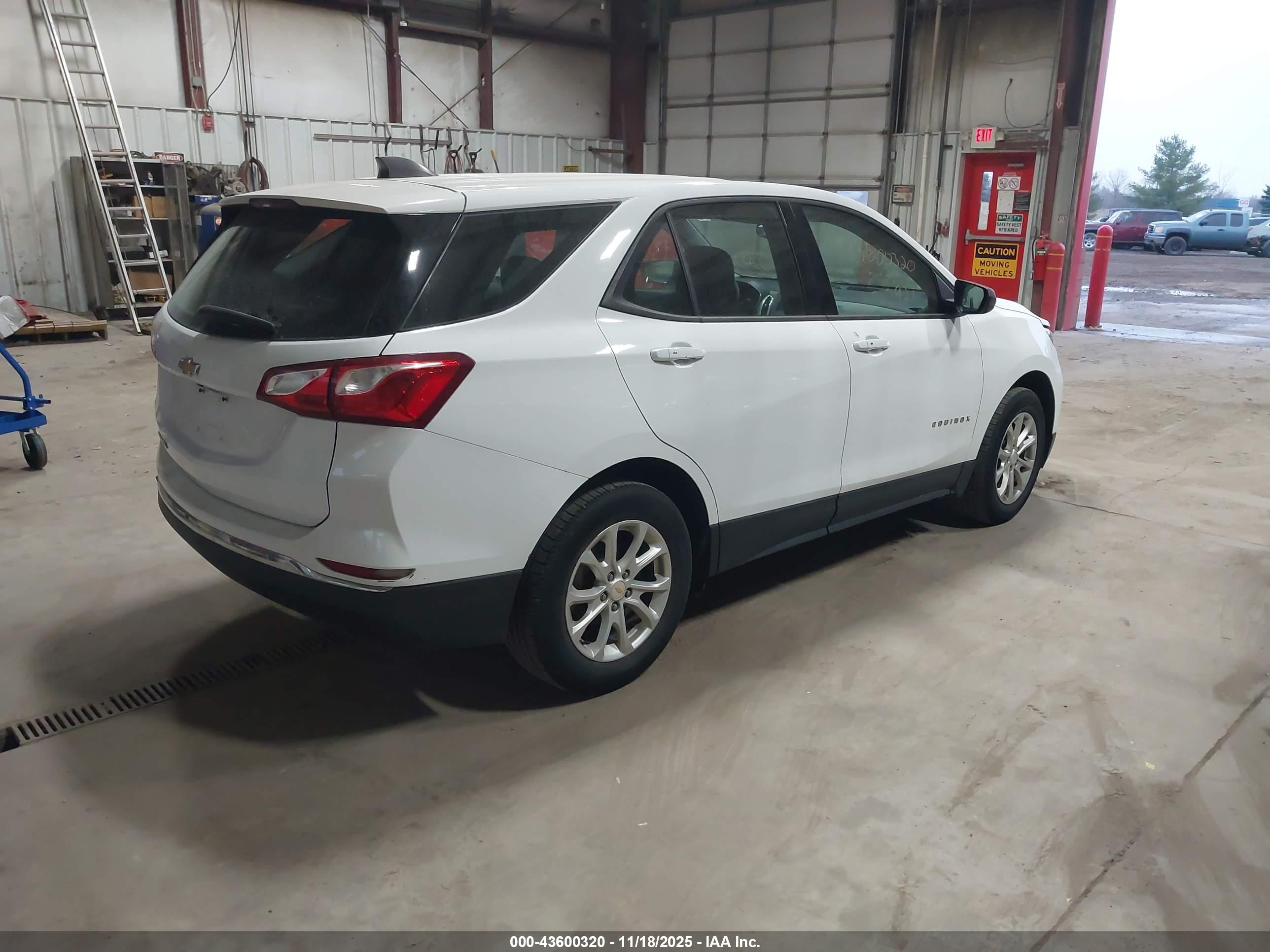 CHEVROLET EQUINOX image 4