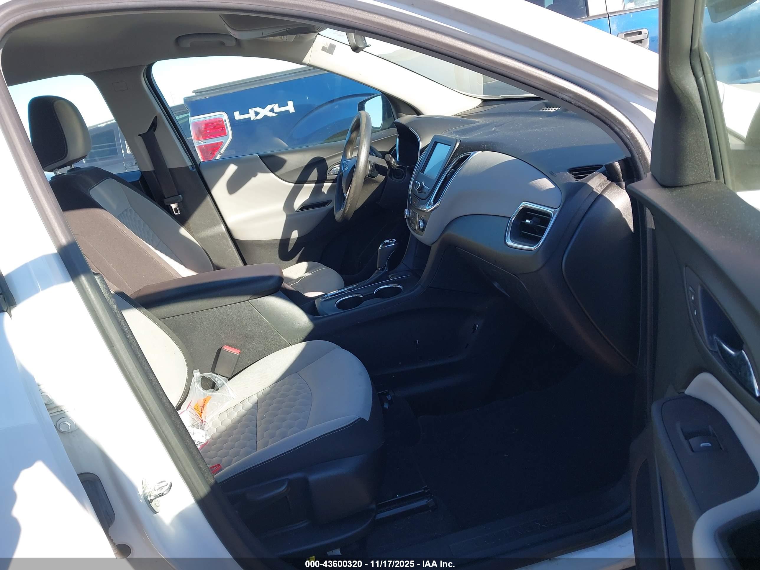 CHEVROLET EQUINOX image 5
