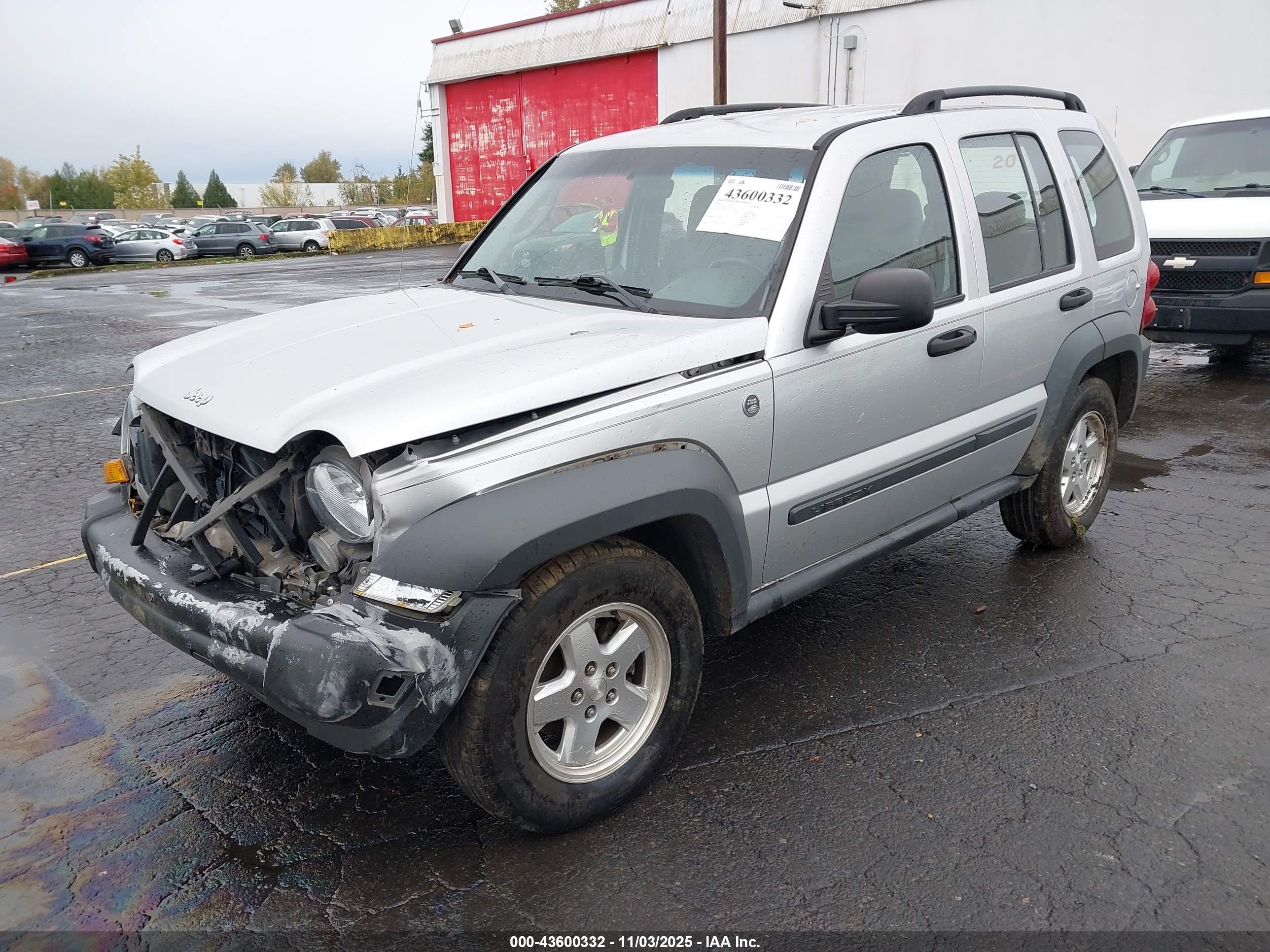 JEEP LIBERTY image 2