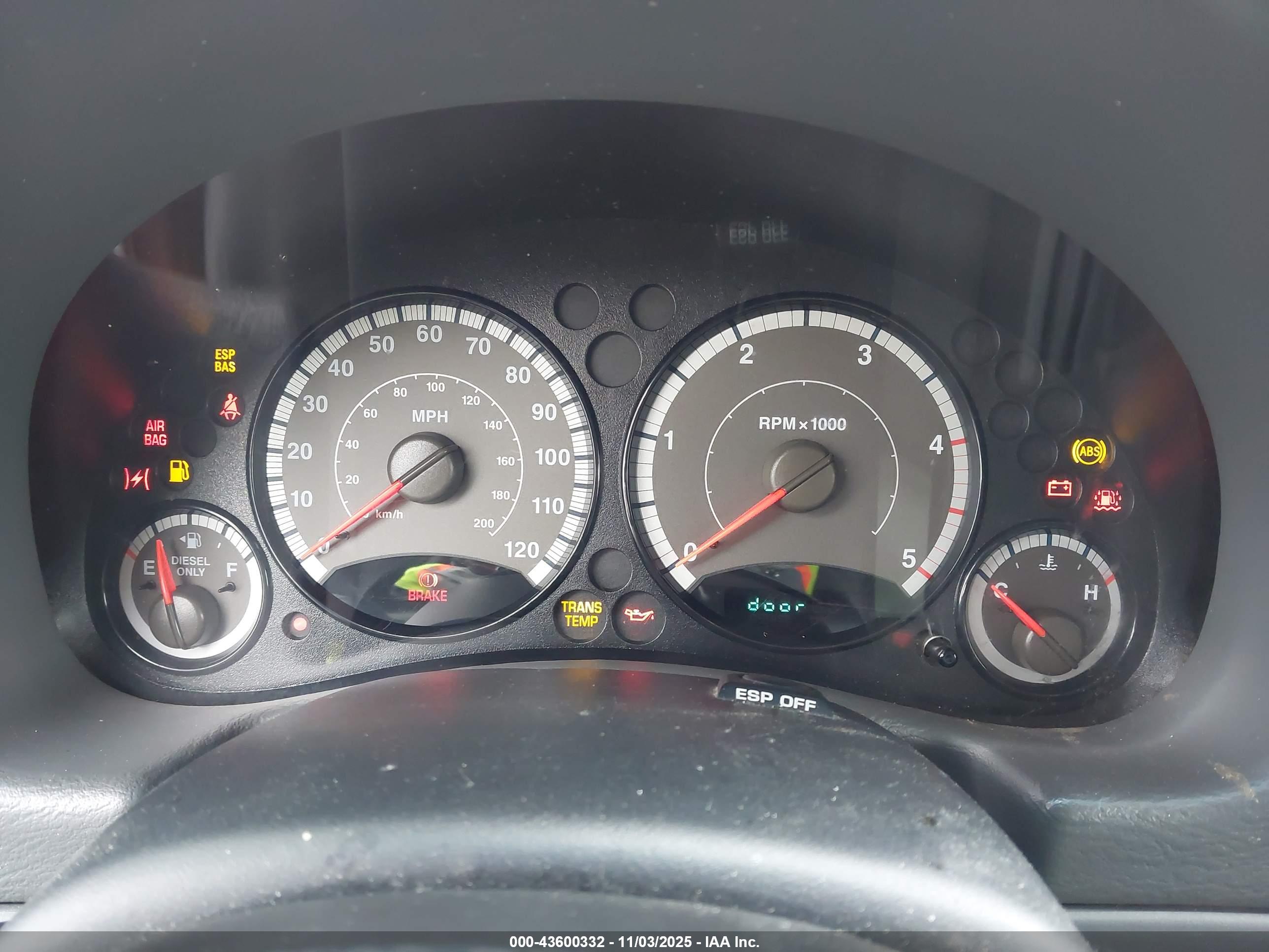 JEEP LIBERTY image 7