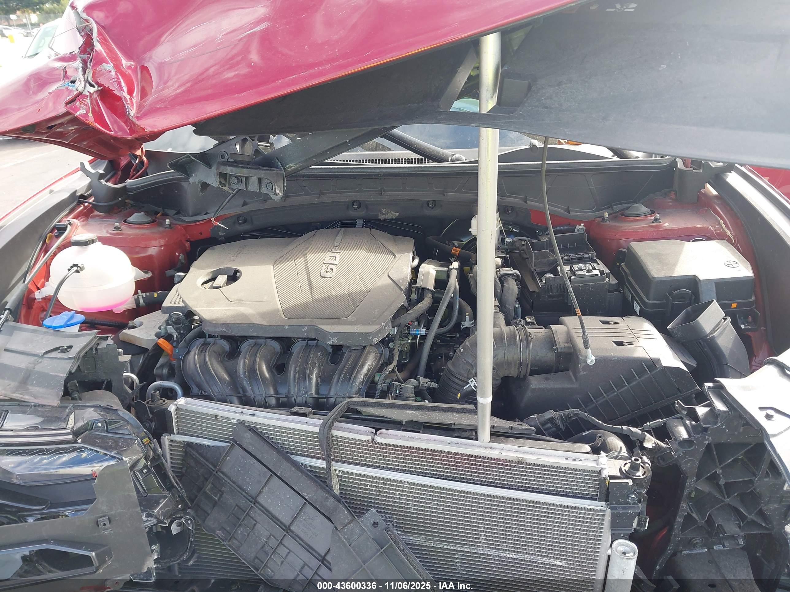 HYUNDAI TUCSON image 10