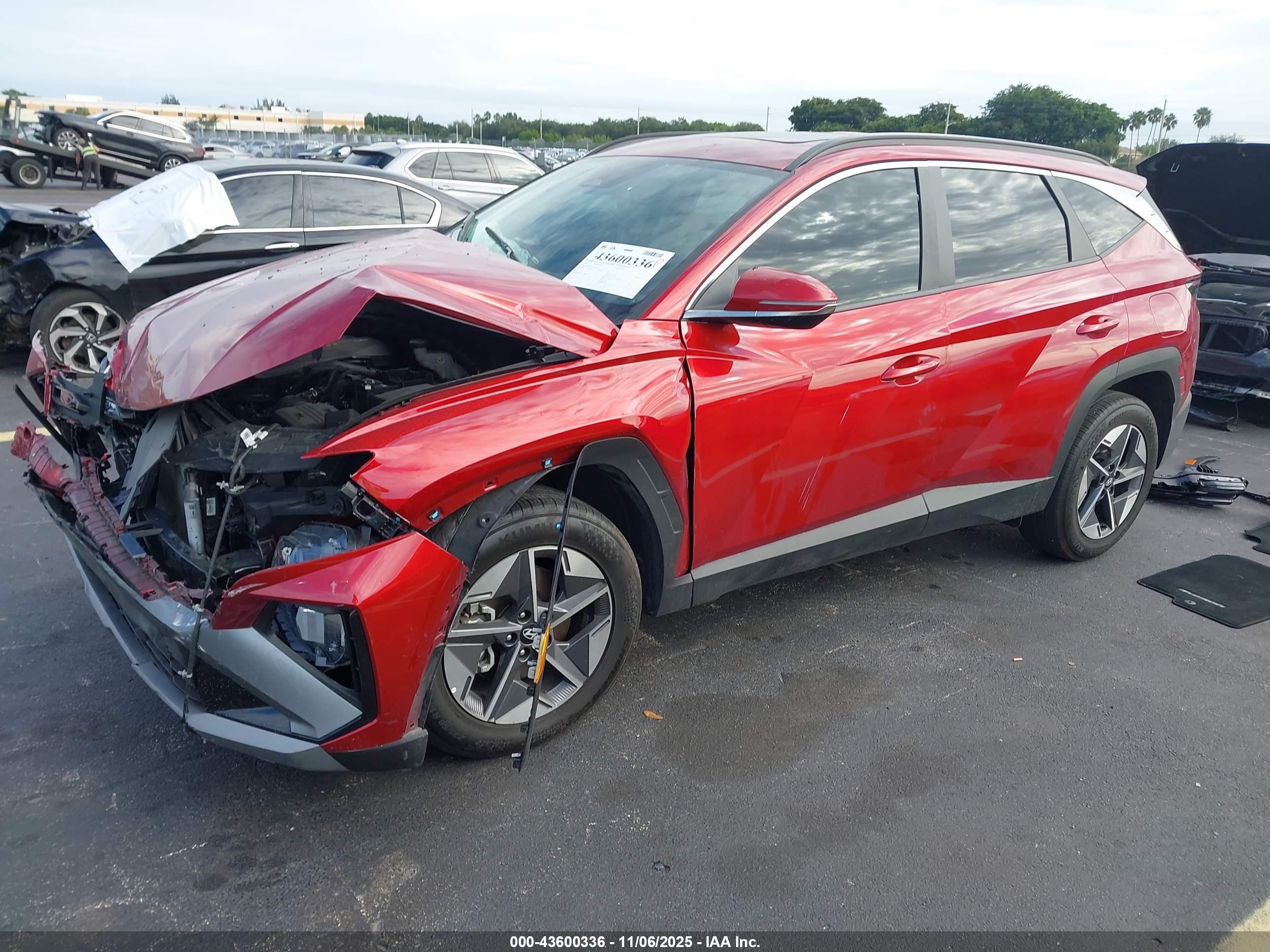 HYUNDAI TUCSON image 2