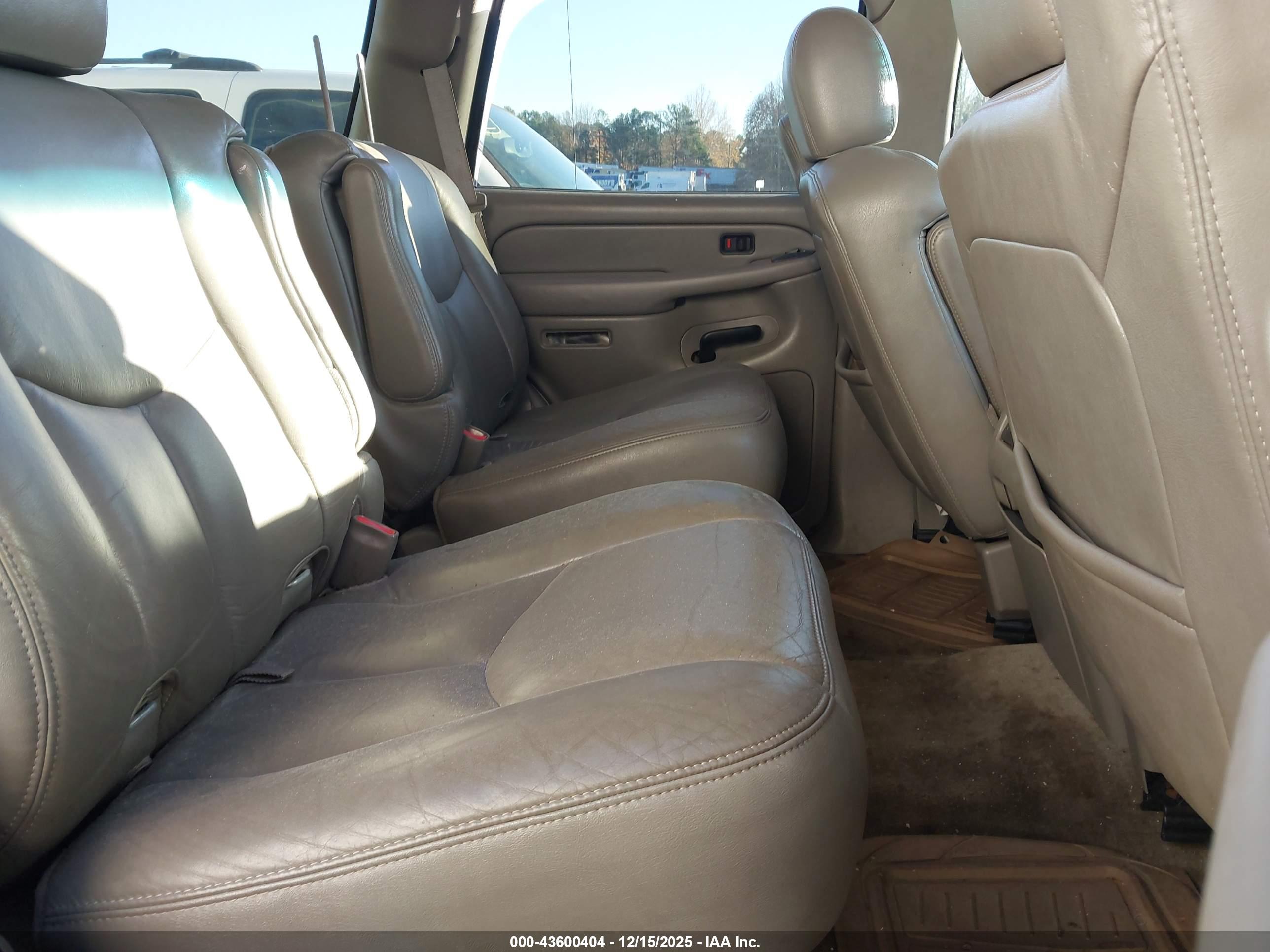 CHEVROLET TAHOE image 8