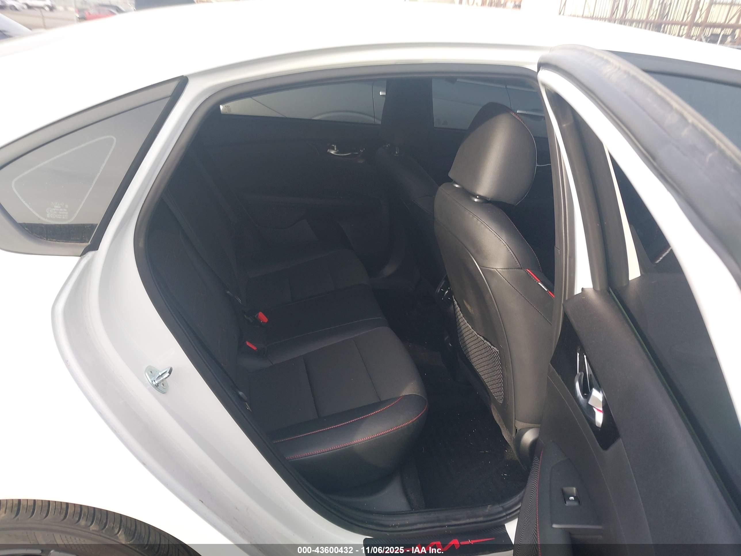 KIA FORTE image 8