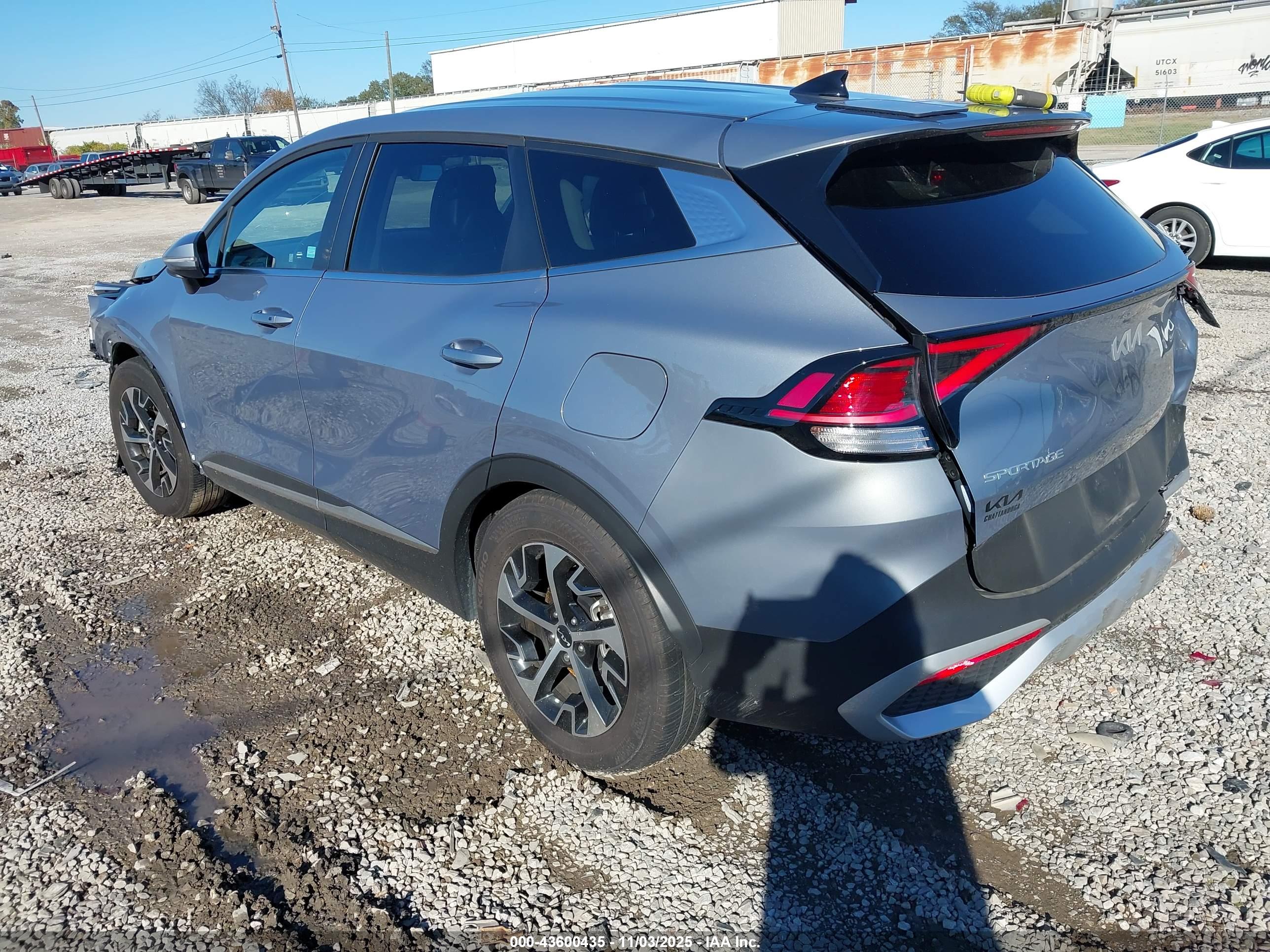 KIA SPORTAGE image 3