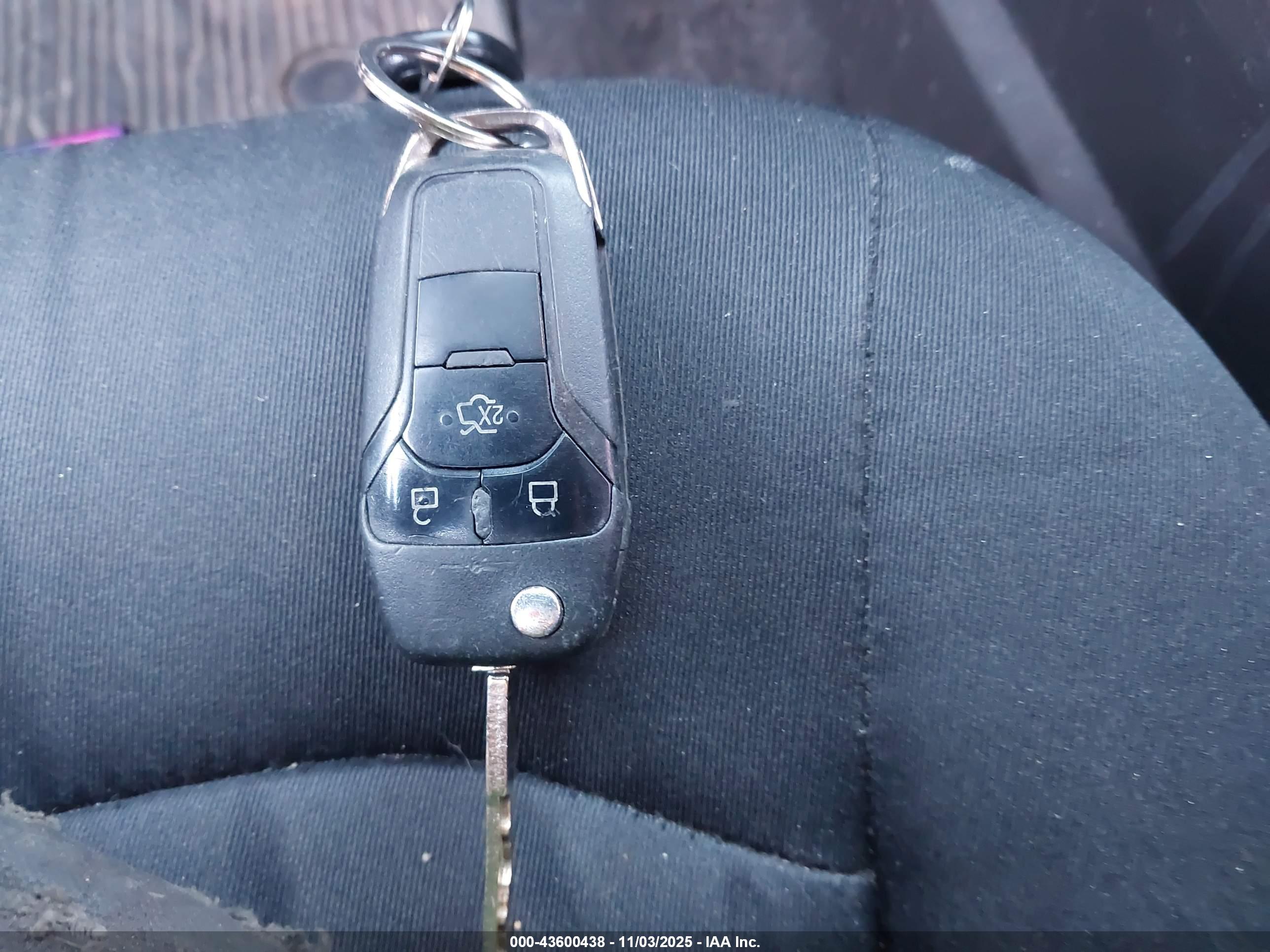 FORD FUSION image 11