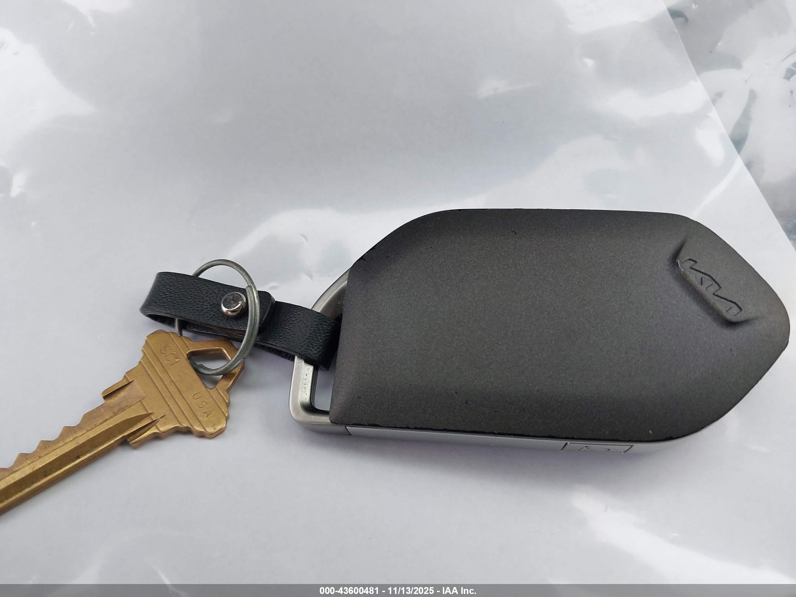 KIA K4 image 11