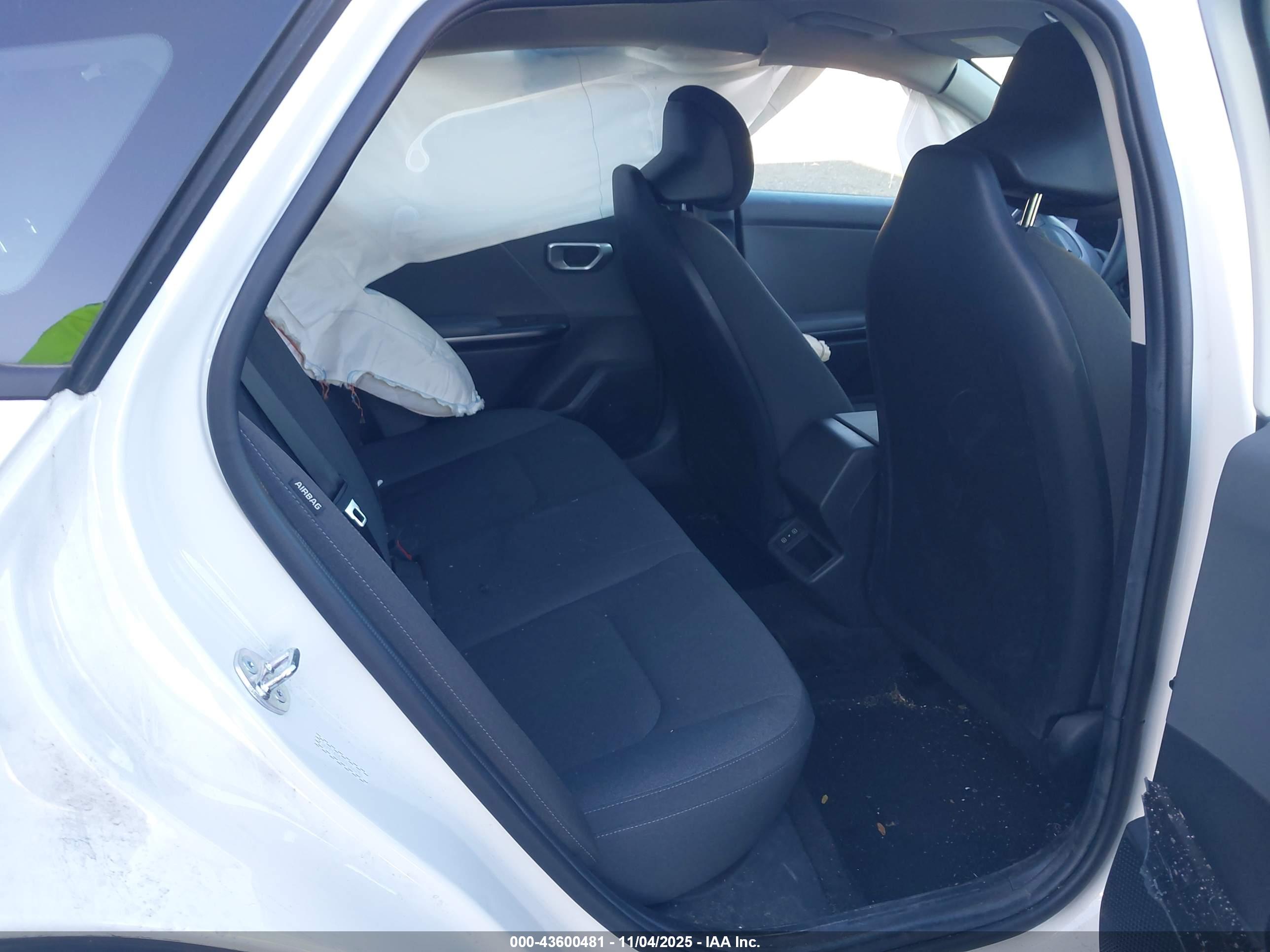 KIA K4 image 8