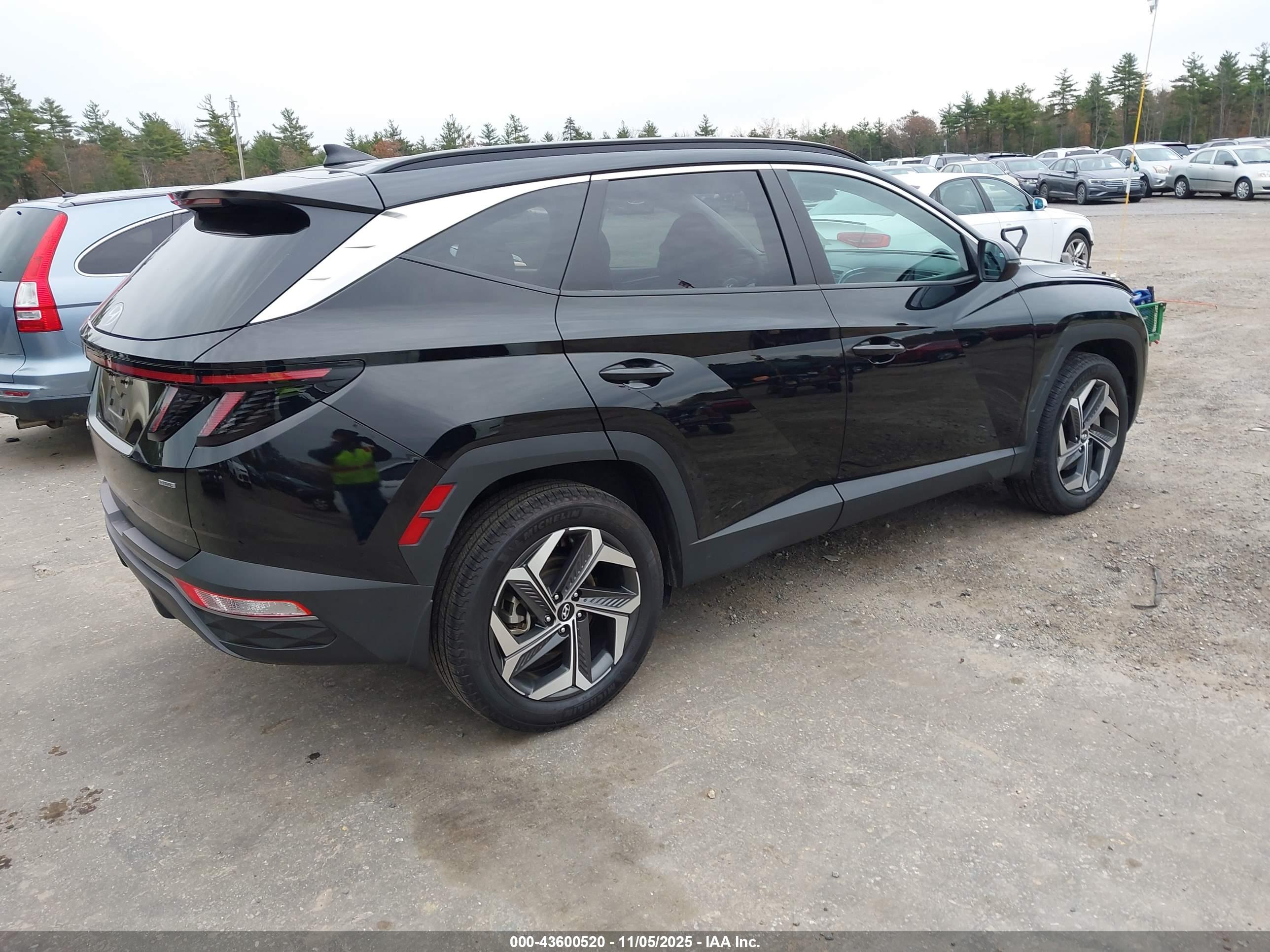 HYUNDAI TUCSON image 4