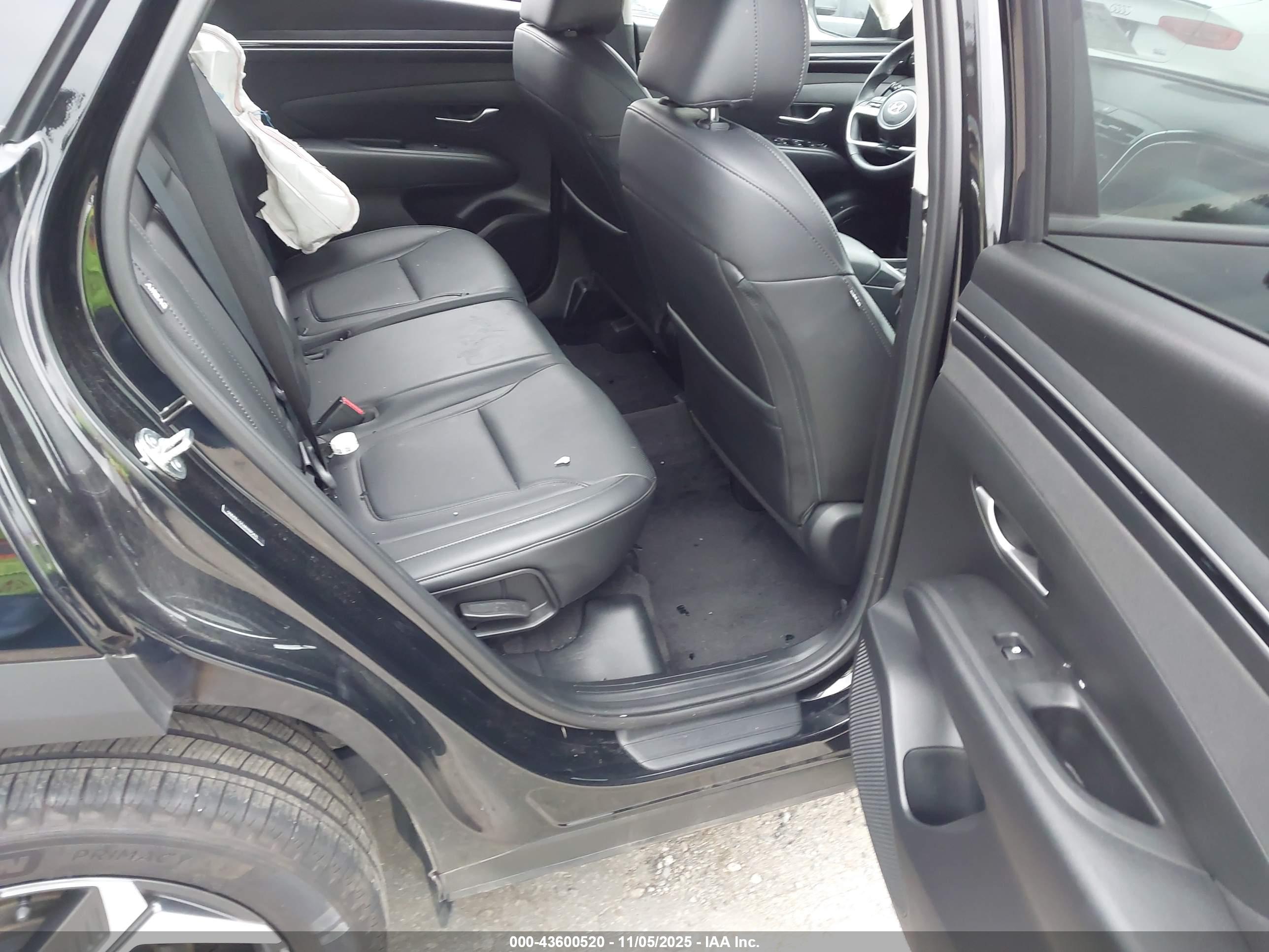 HYUNDAI TUCSON image 8