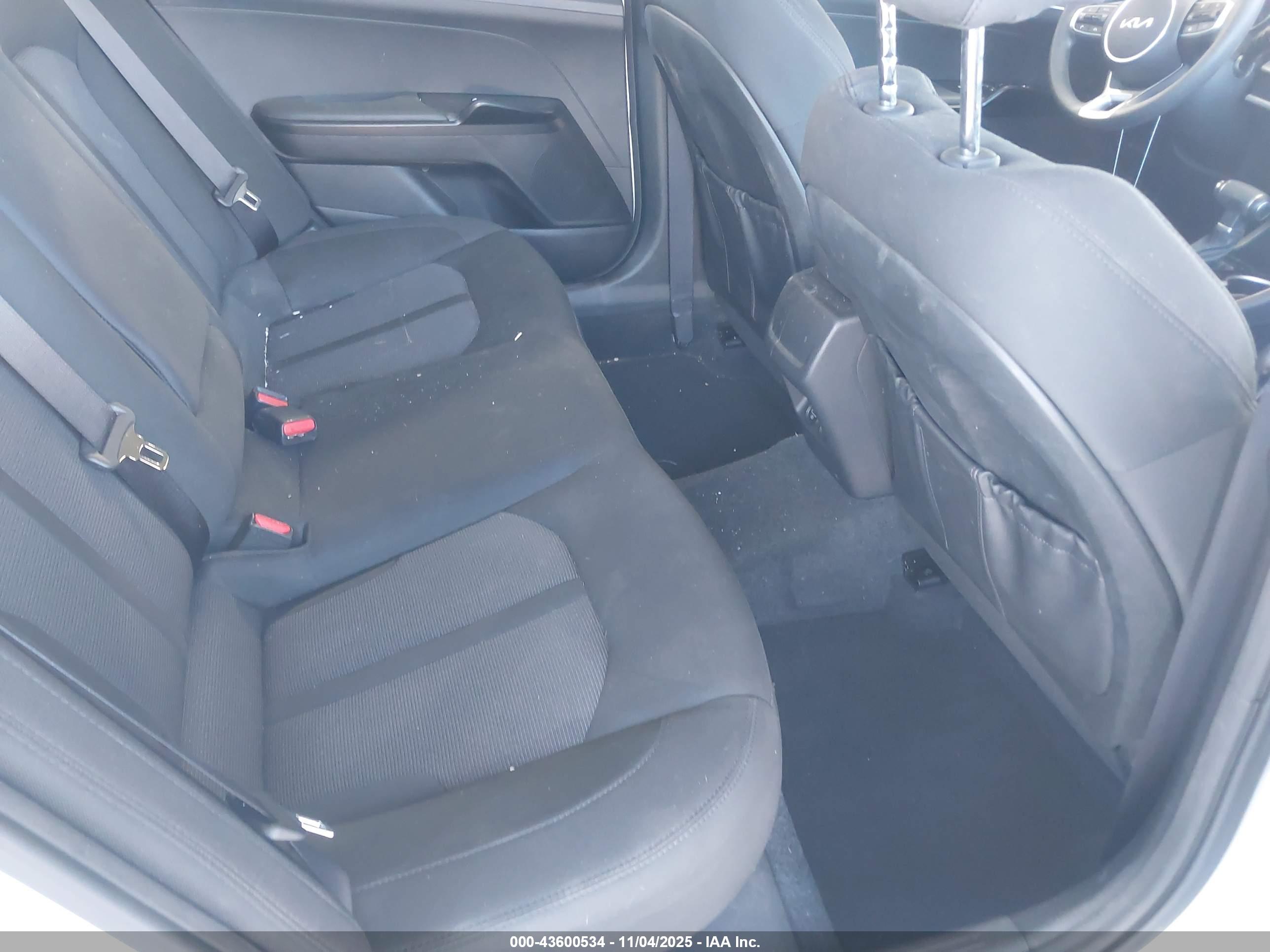 KIA K5 image 8