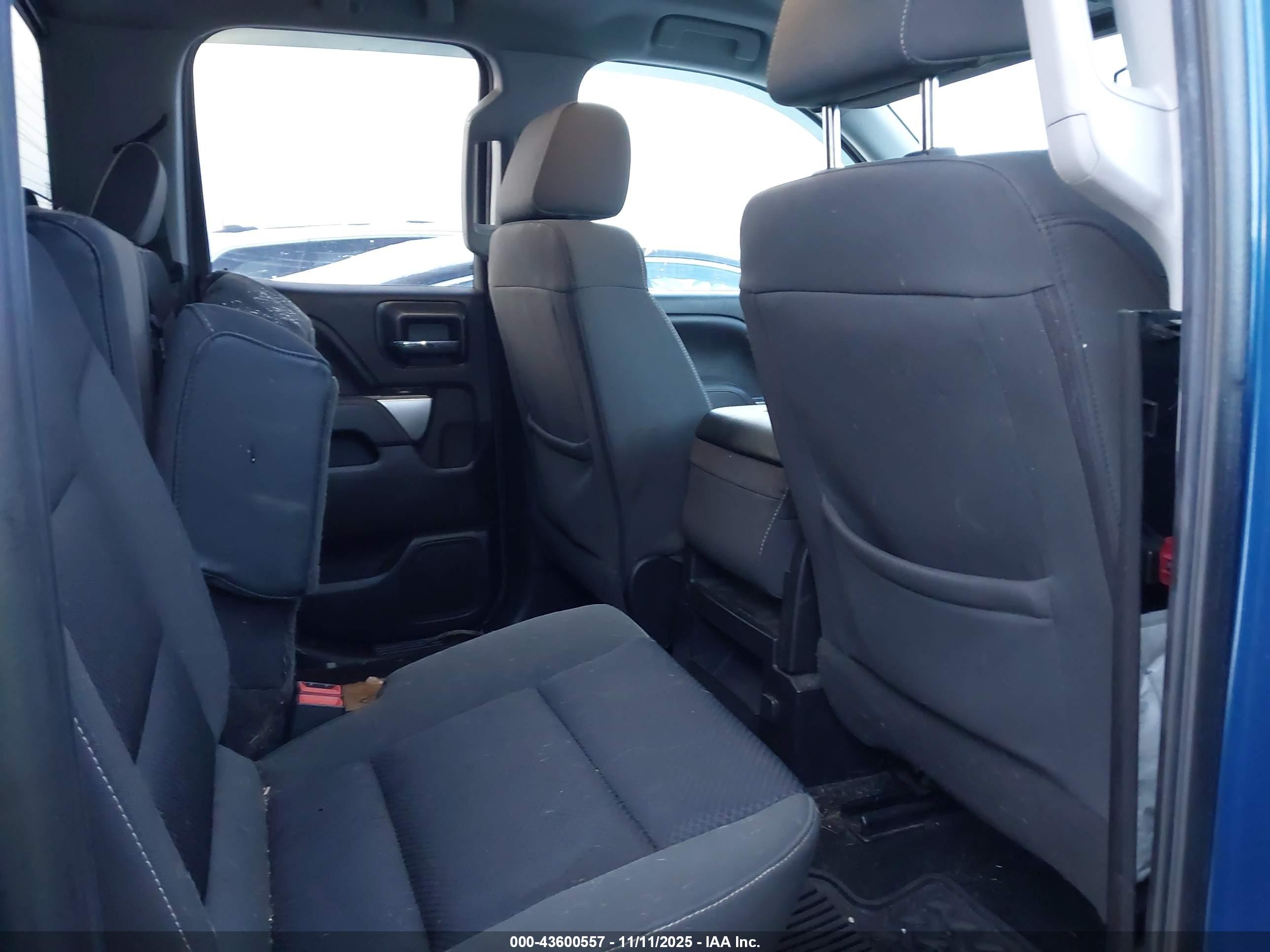 CHEVROLET SILVERADO image 8