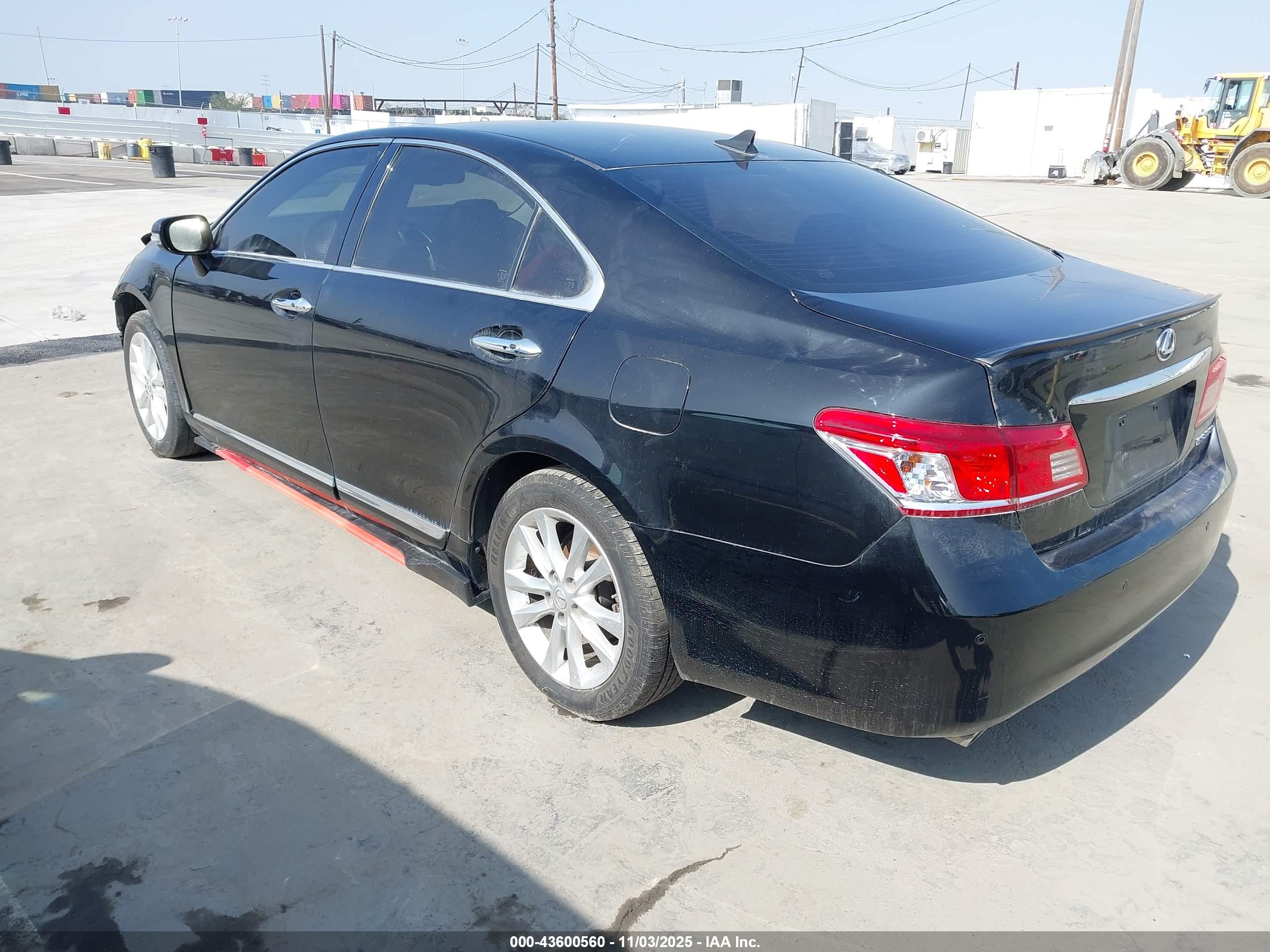 LEXUS ES image 3