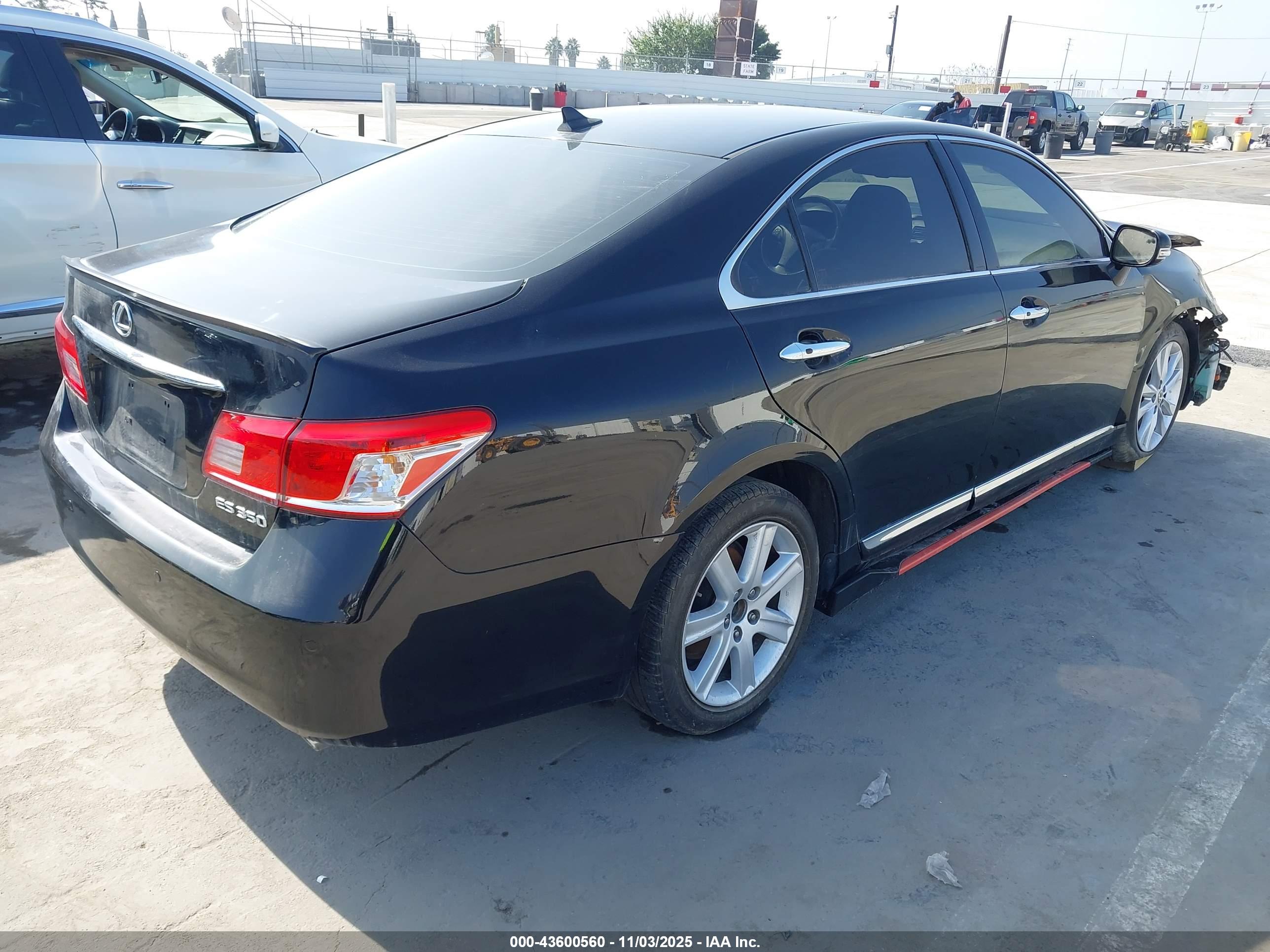LEXUS ES image 4