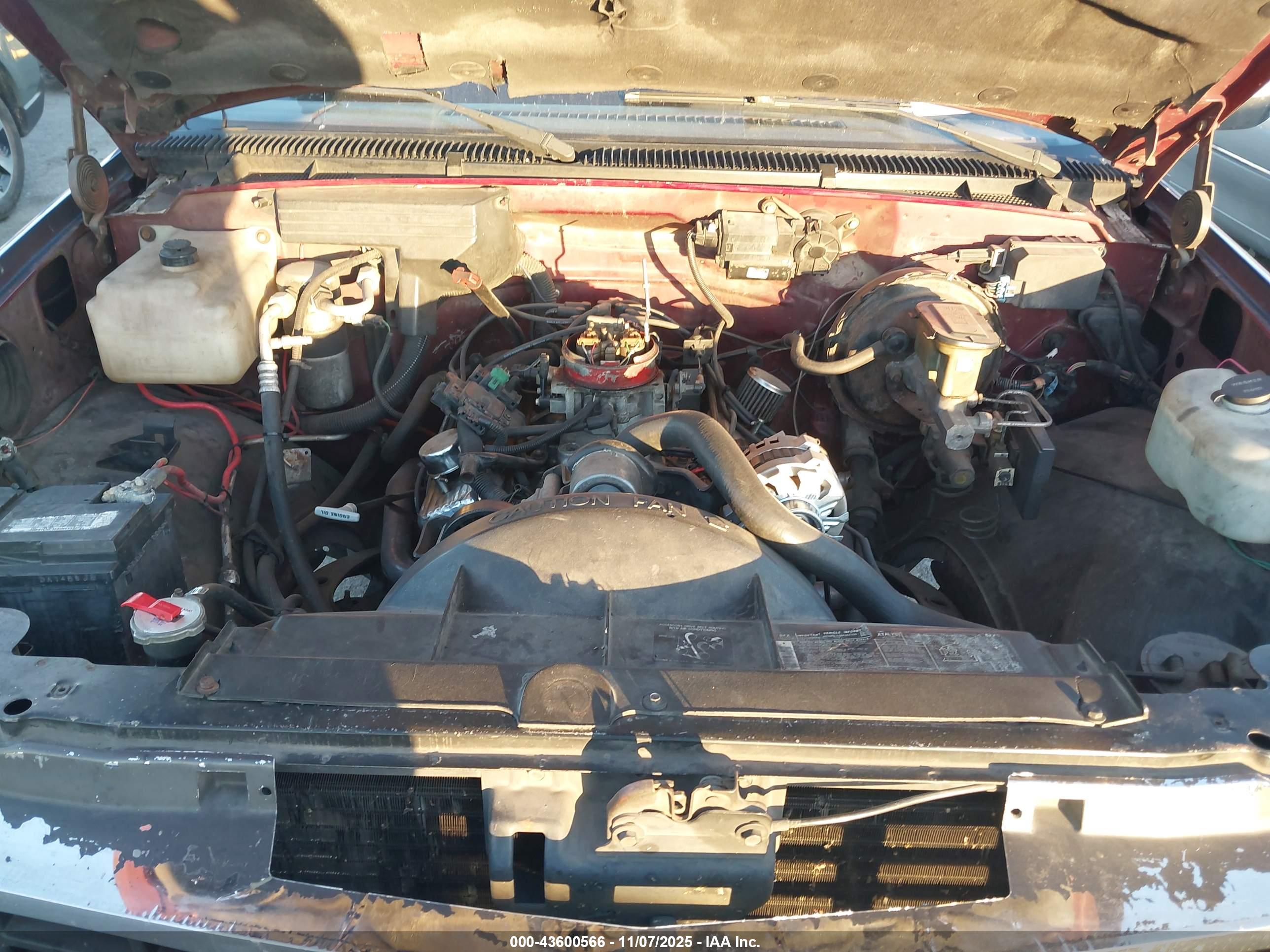 CHEVROLET GMT-400 image 10
