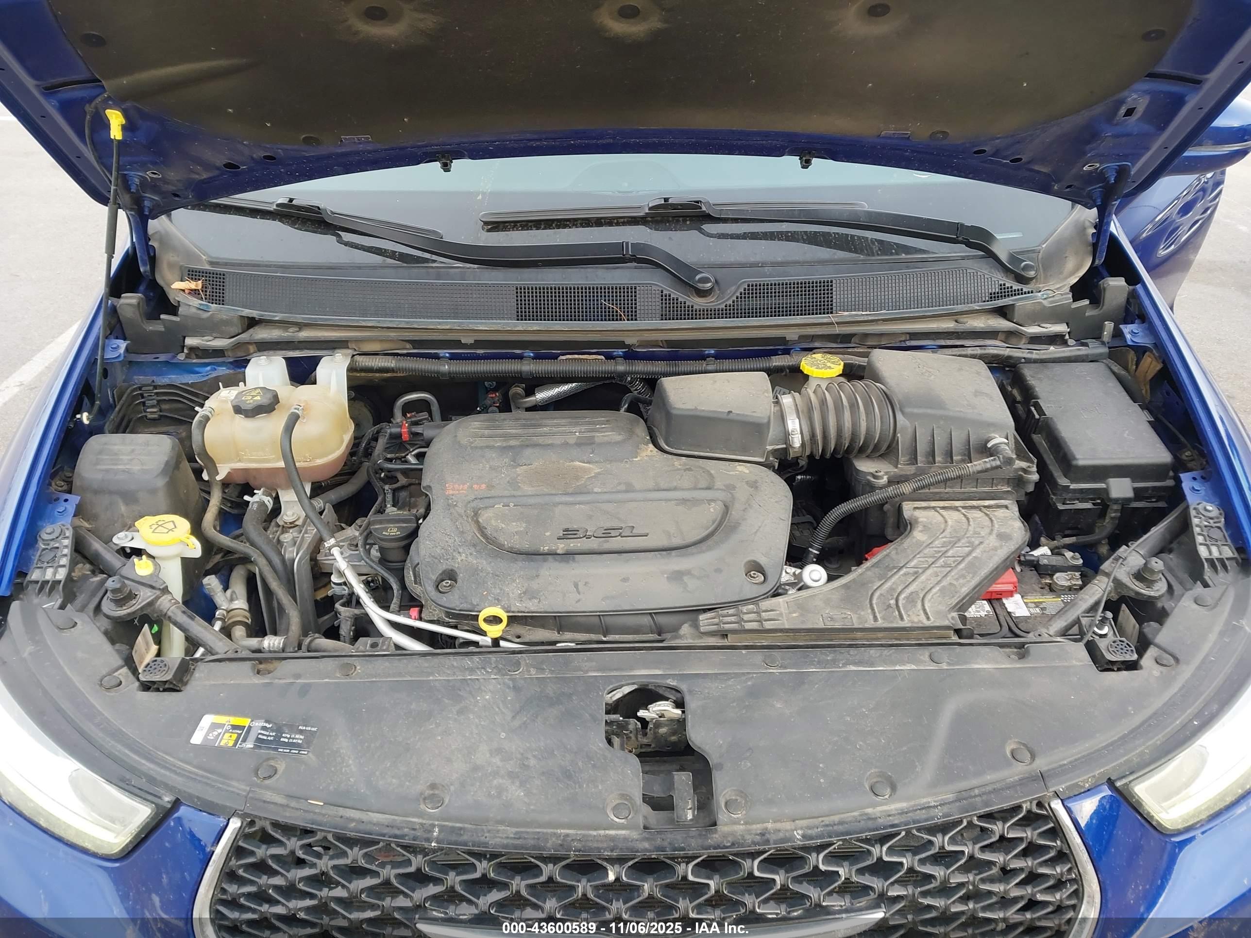 CHRYSLER PACIFICA image 10