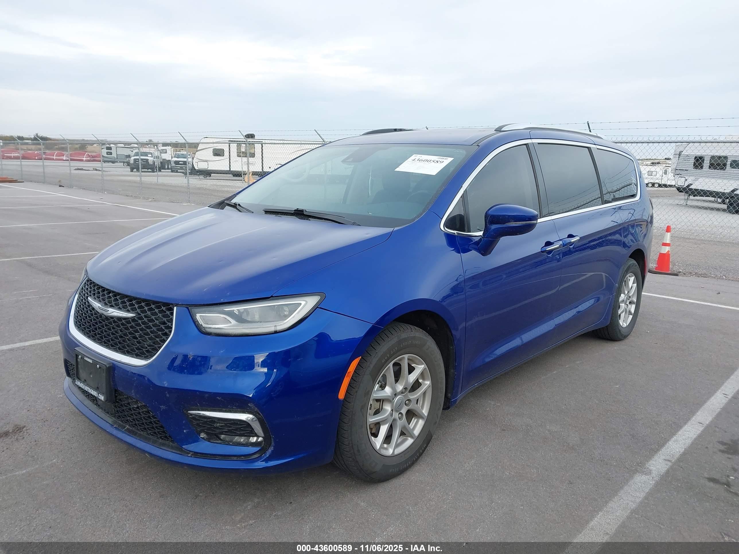 CHRYSLER PACIFICA image 2