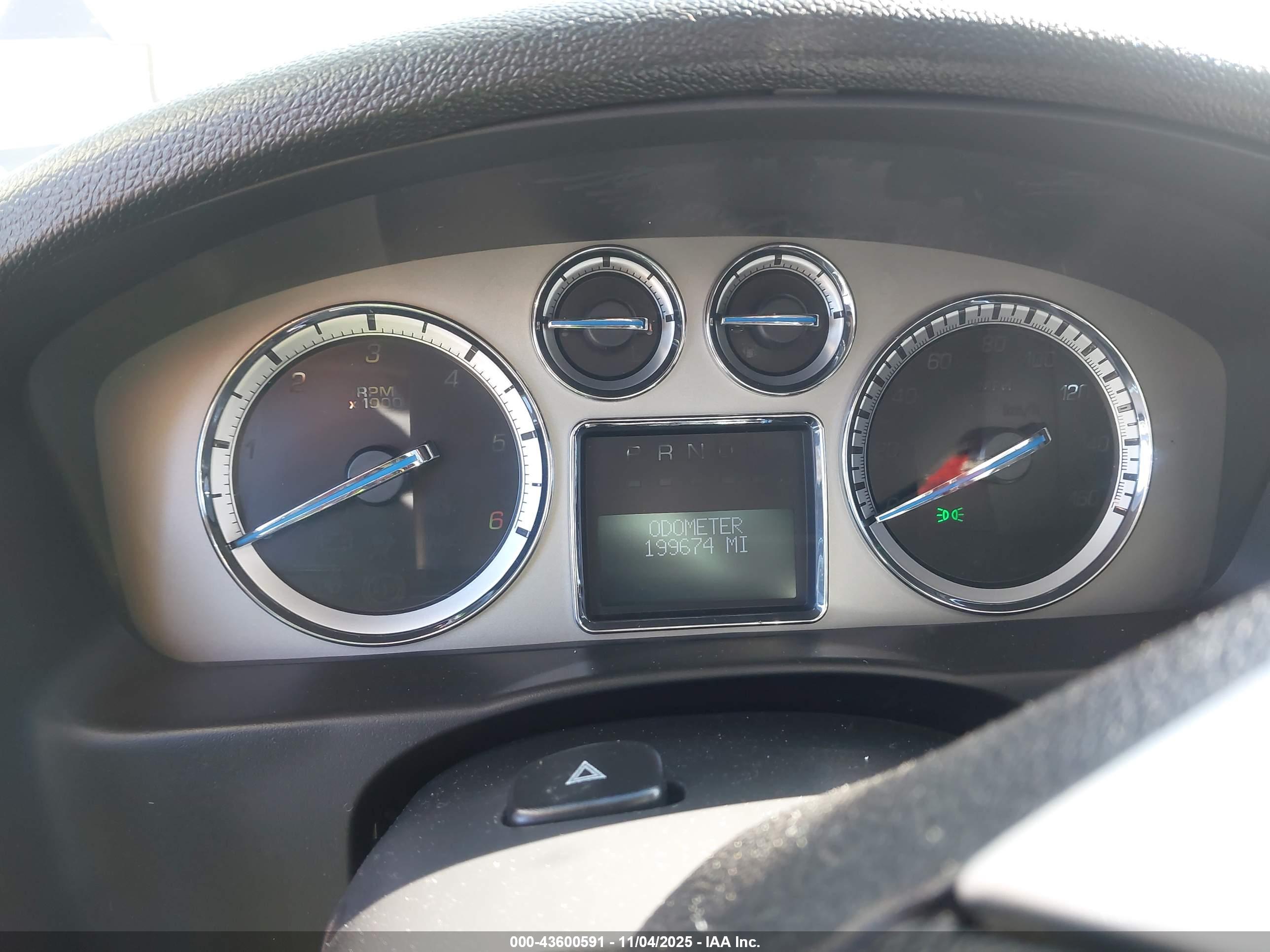 CADILLAC ESCALADE image 7