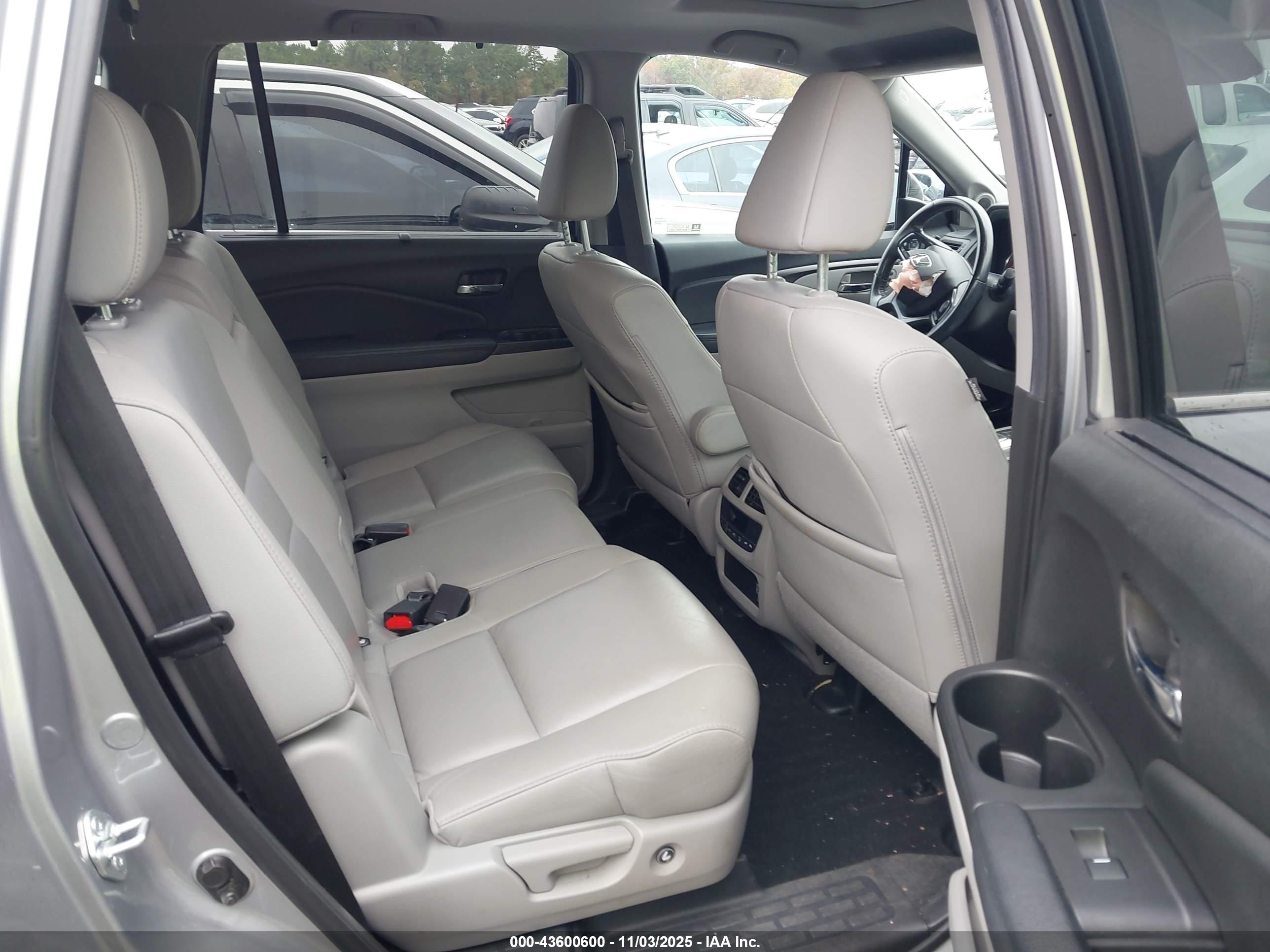 HONDA PILOT image 8