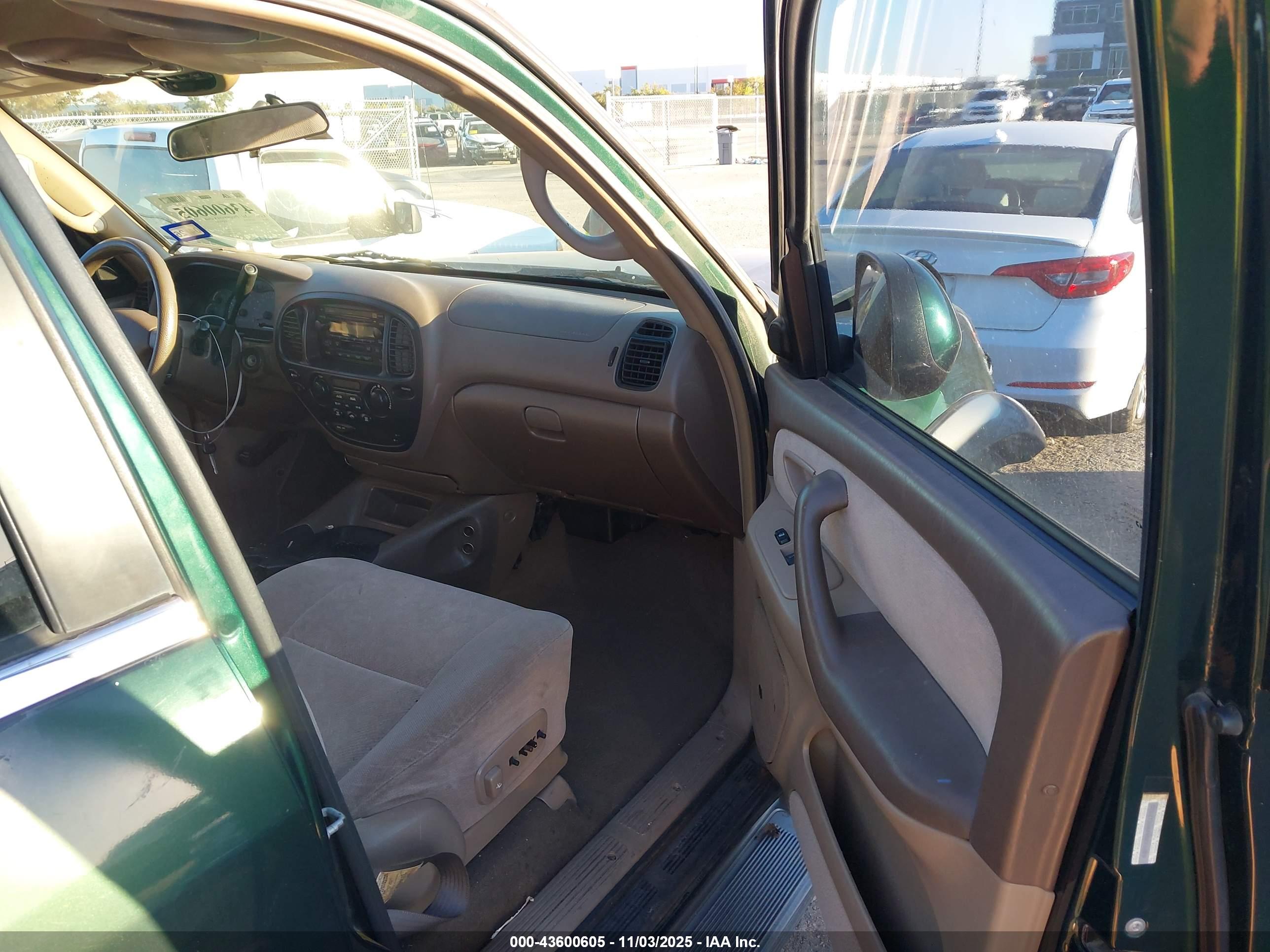 TOYOTA SEQUOIA image 5
