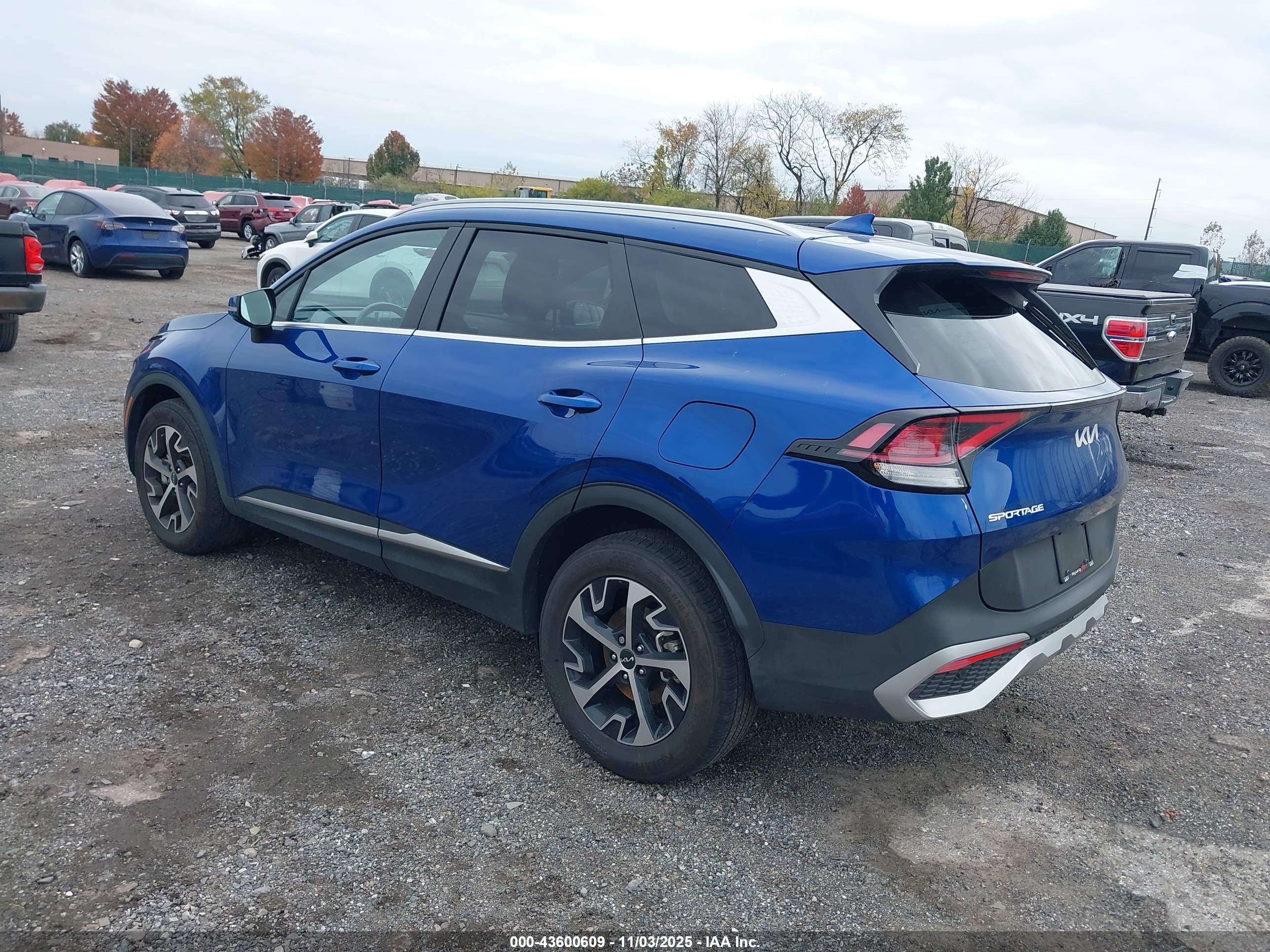 KIA SPORTAGE image 3