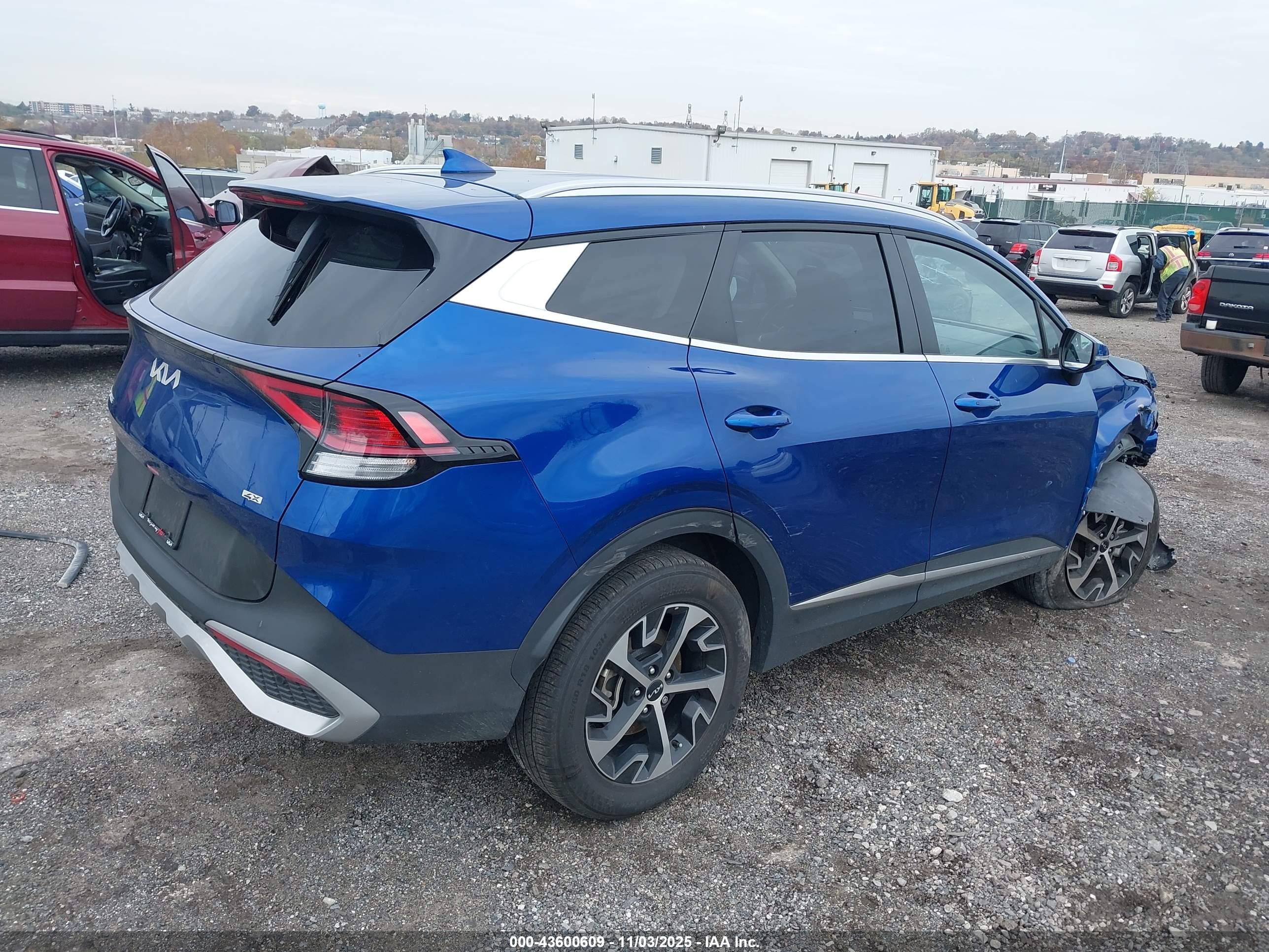 KIA SPORTAGE image 4