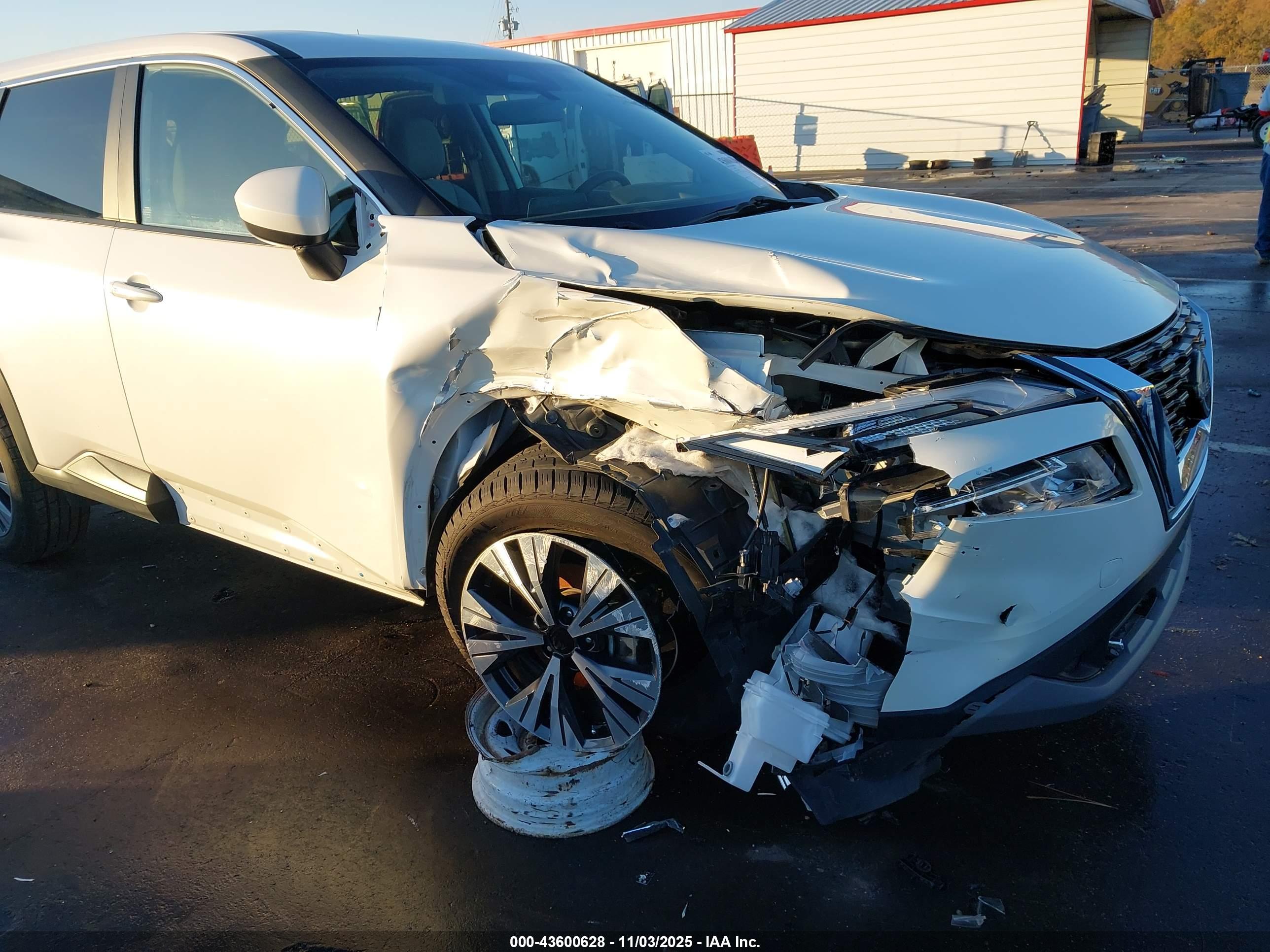 NISSAN ROGUE image 6