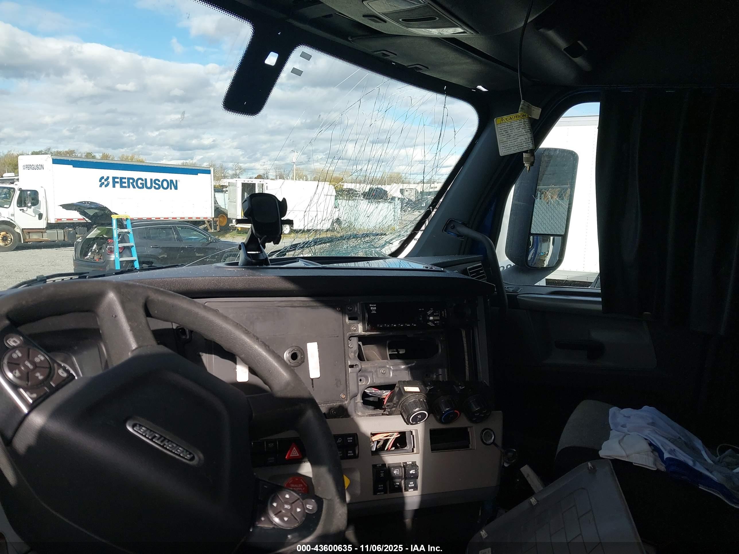 FREIGHTLINER NEW image 7