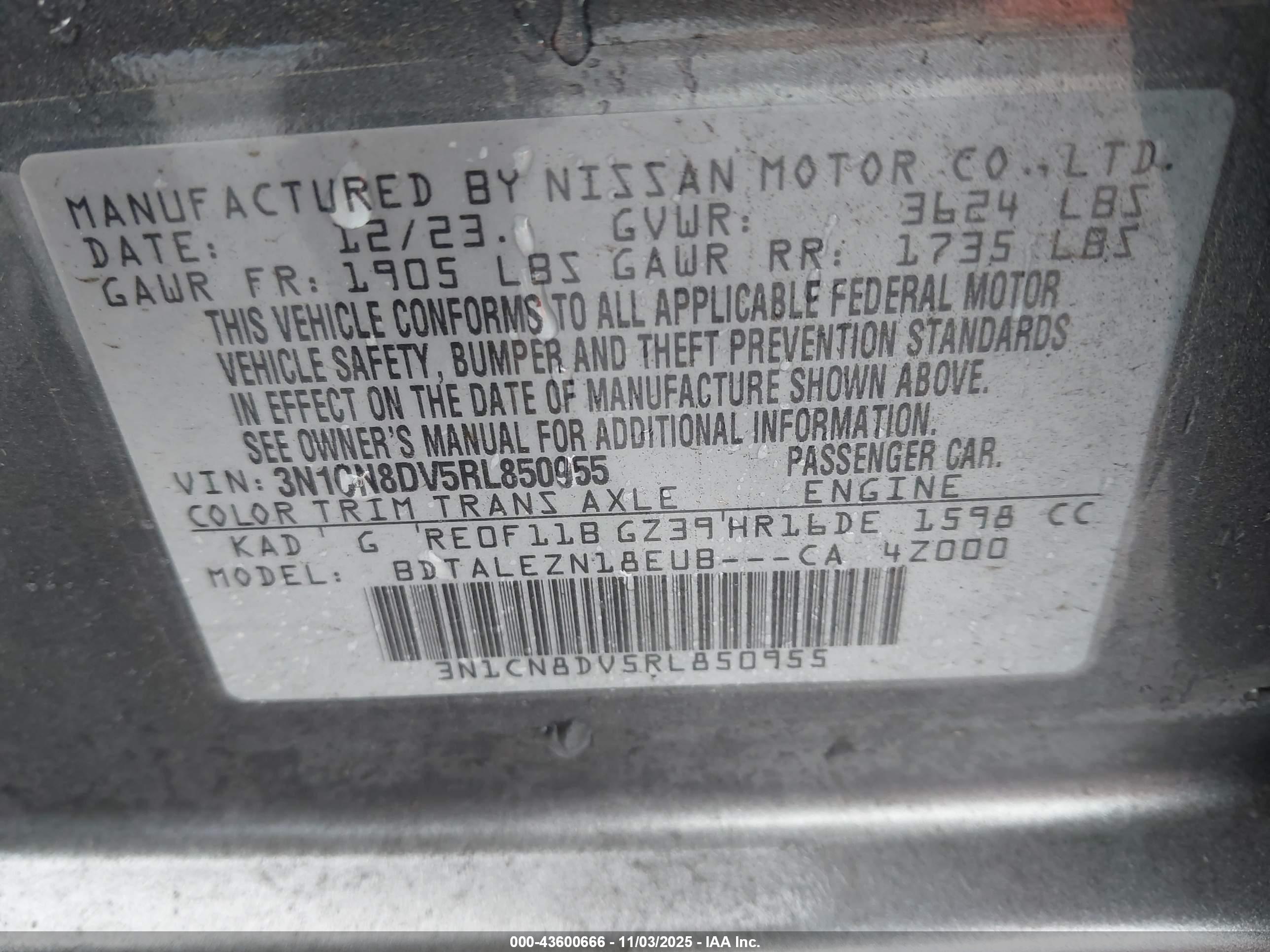 NISSAN VERSA image 9