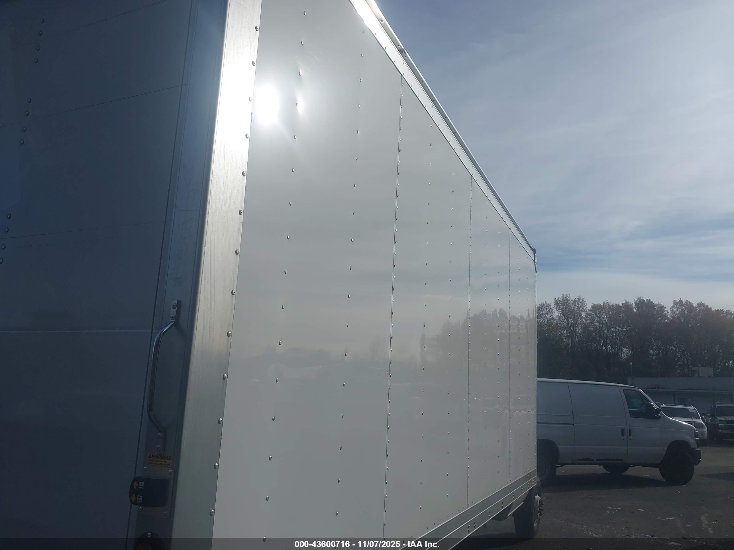 FORD E-350 image 4