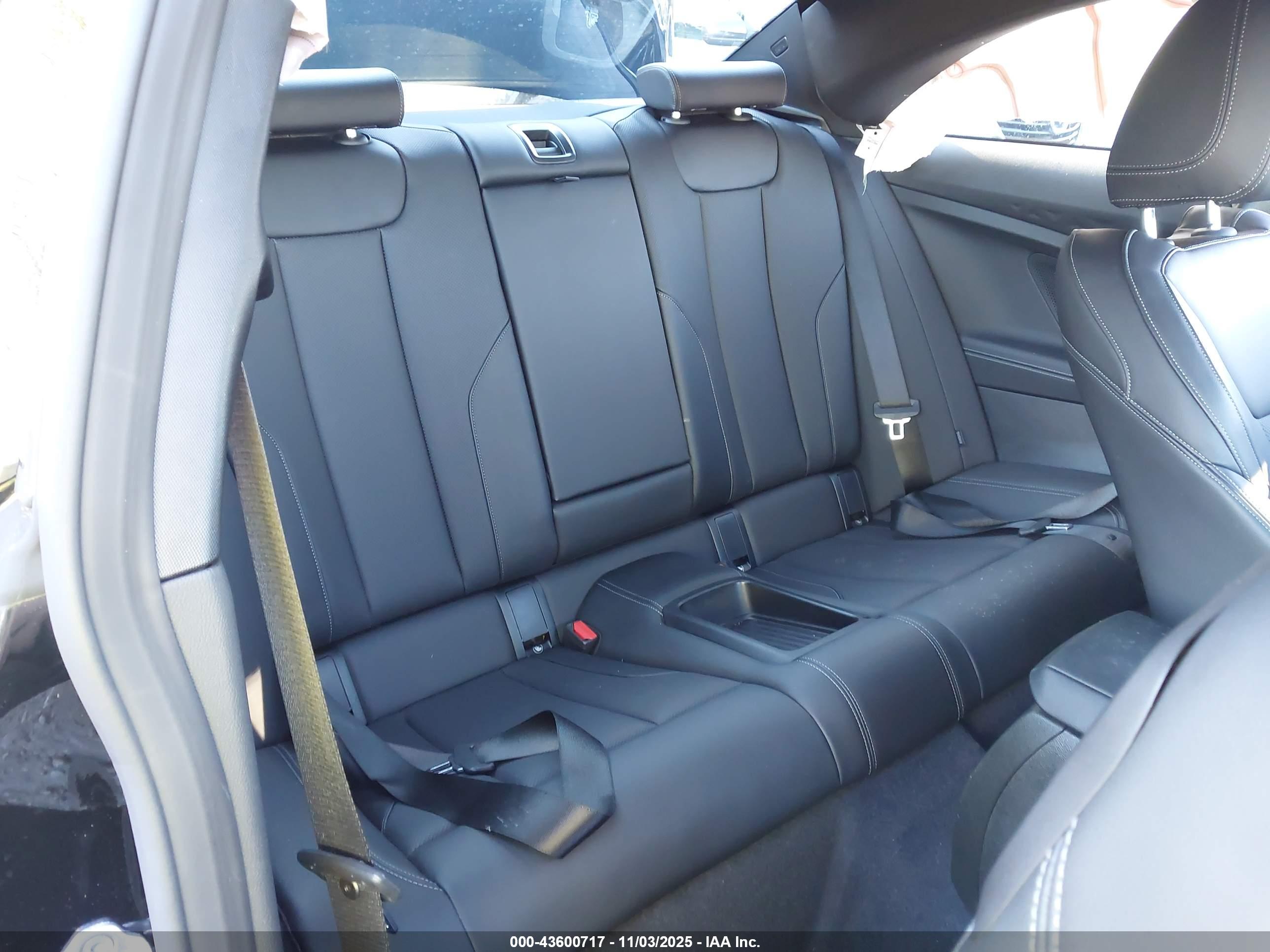 BMW 230 image 8
