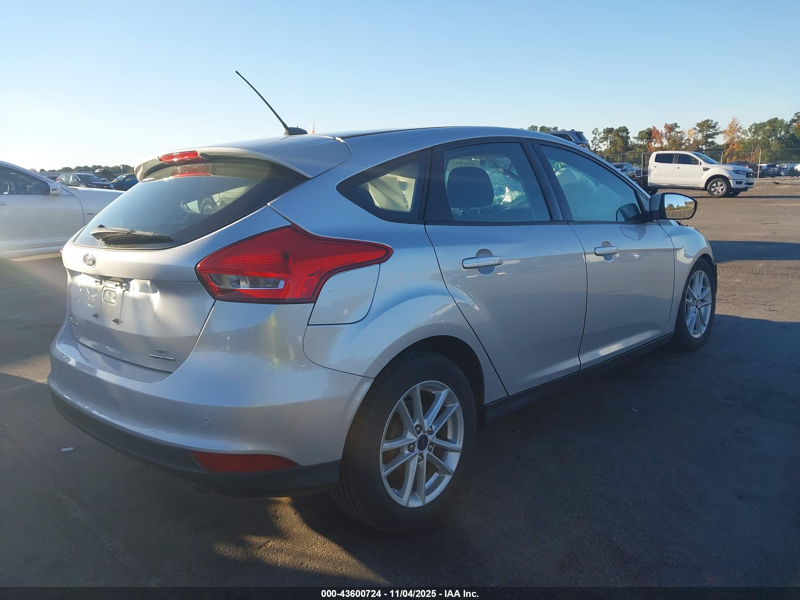FORD FOCUS image 4