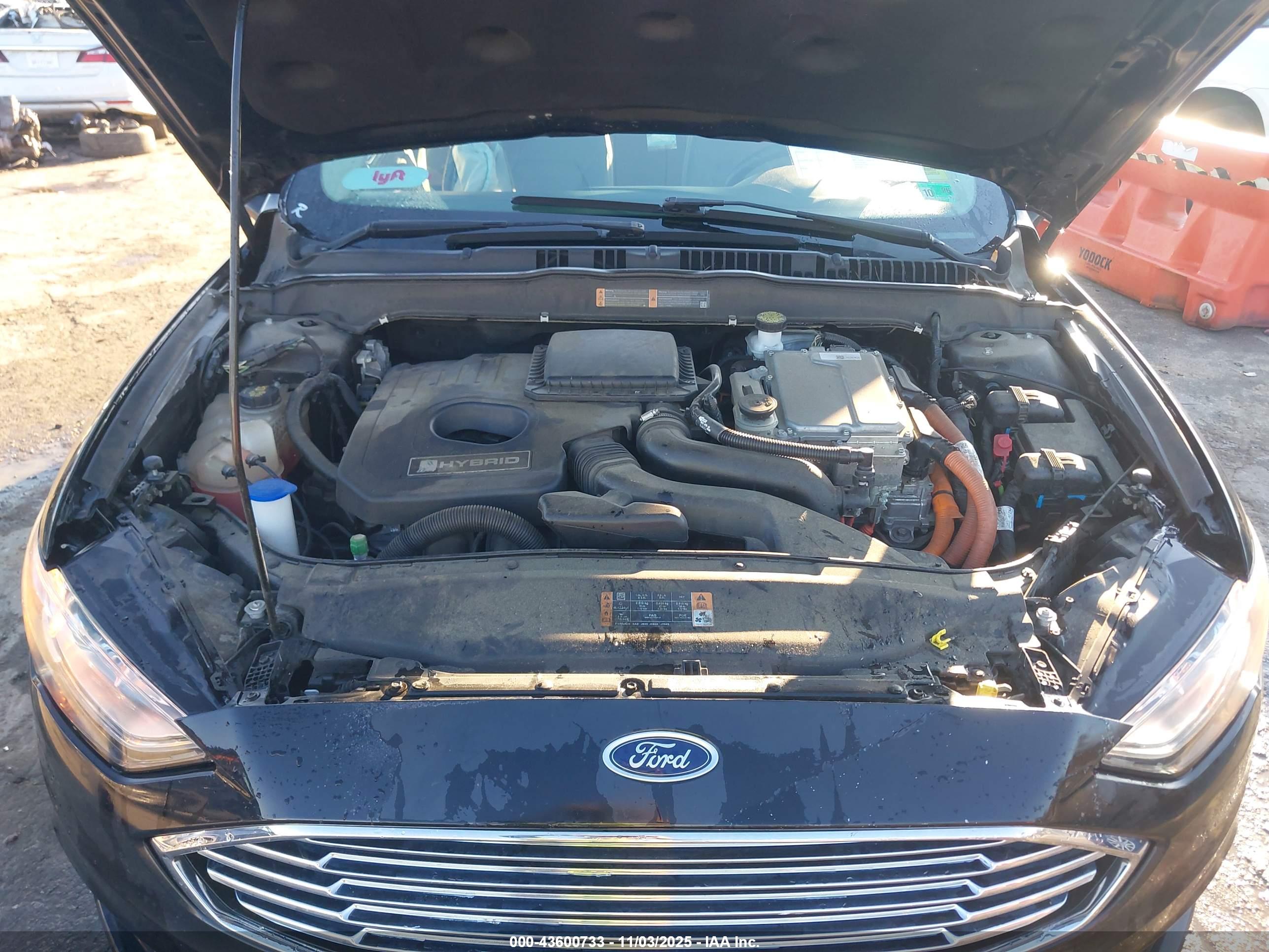 FORD FUSION image 10